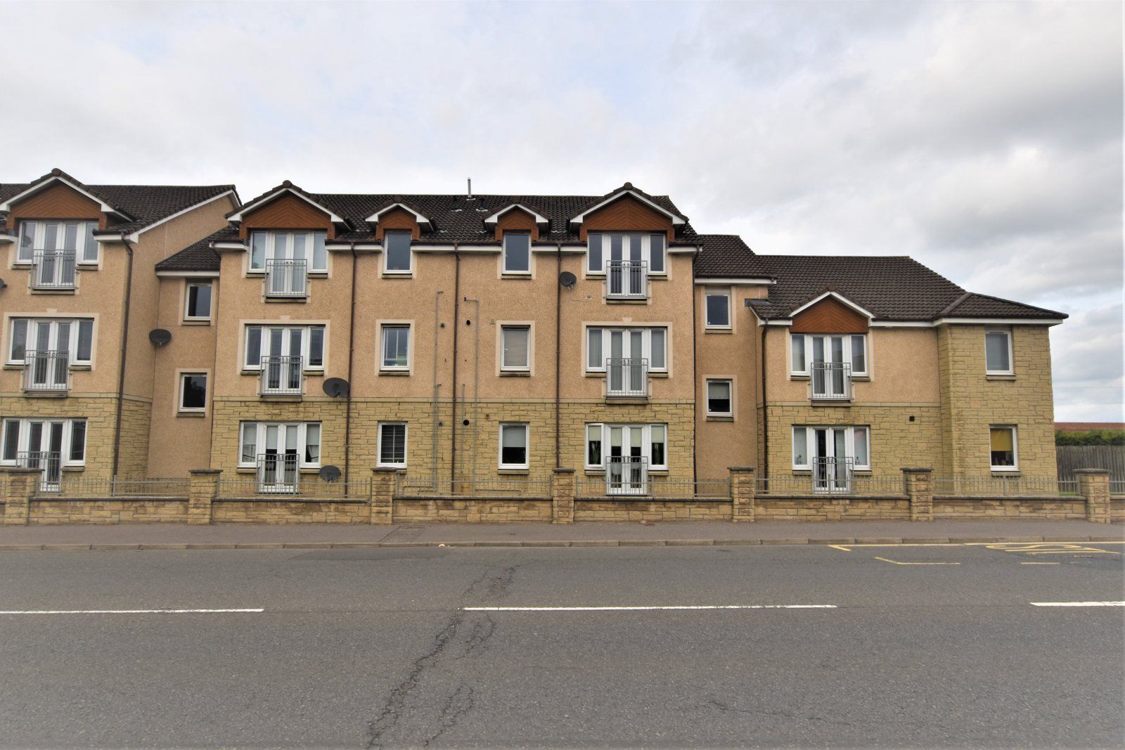 2 bed flat for sale in Derby Gate, Main Street, Bellshill, North Lanarkshire ML4 Zoopla