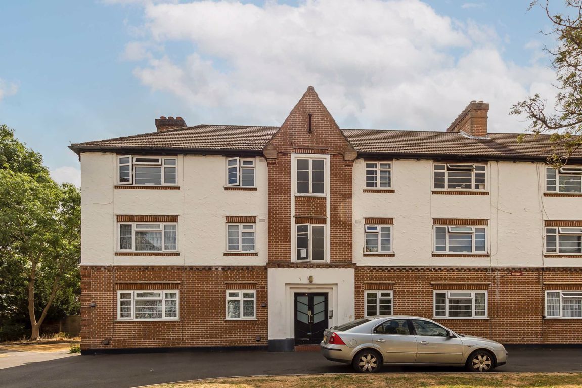 2 bed flat to rent in Manor Road, Twickenham TW2 Zoopla