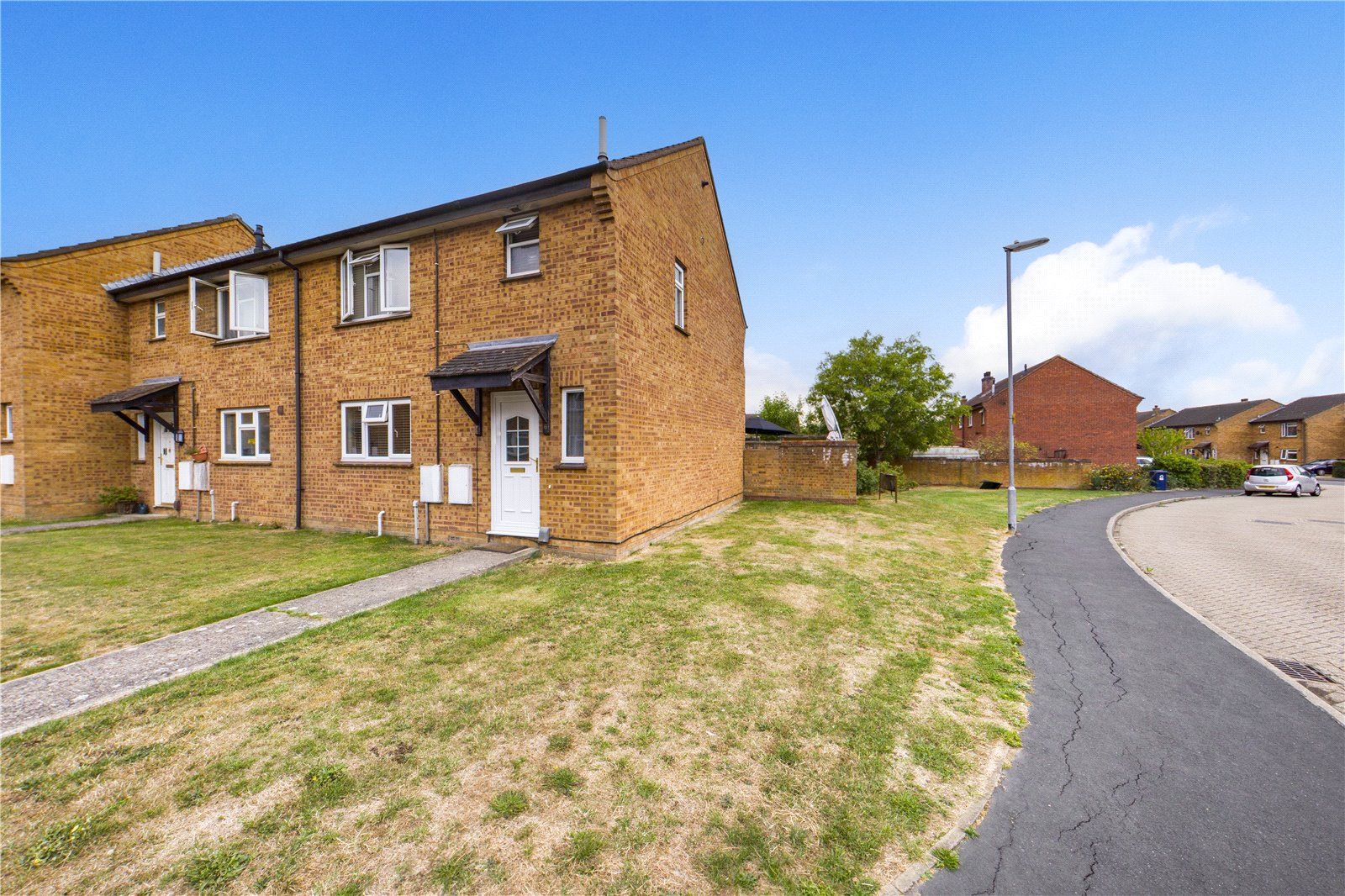 3 bed end terrace house for sale in Chelmer Close, St. Ives