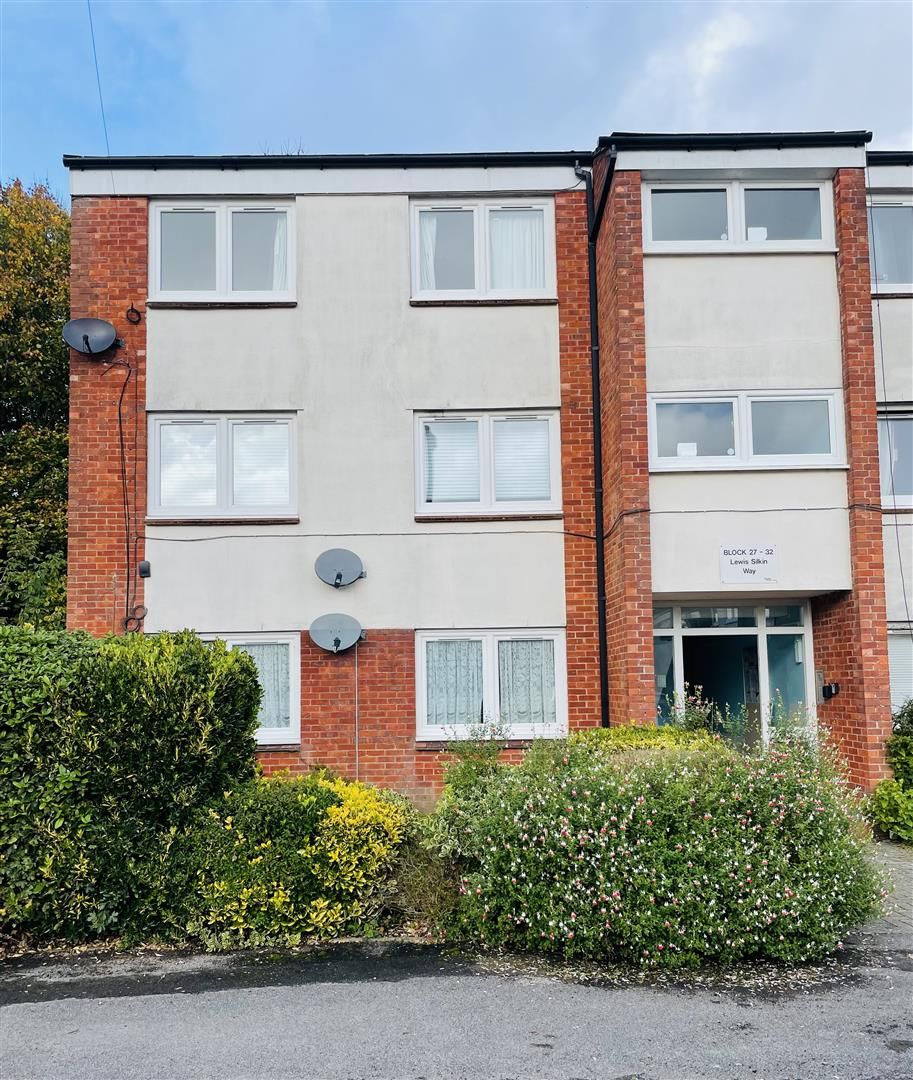 1 bed flat to rent in Lewis Silkin Way, Lordshill, Southampton SO16