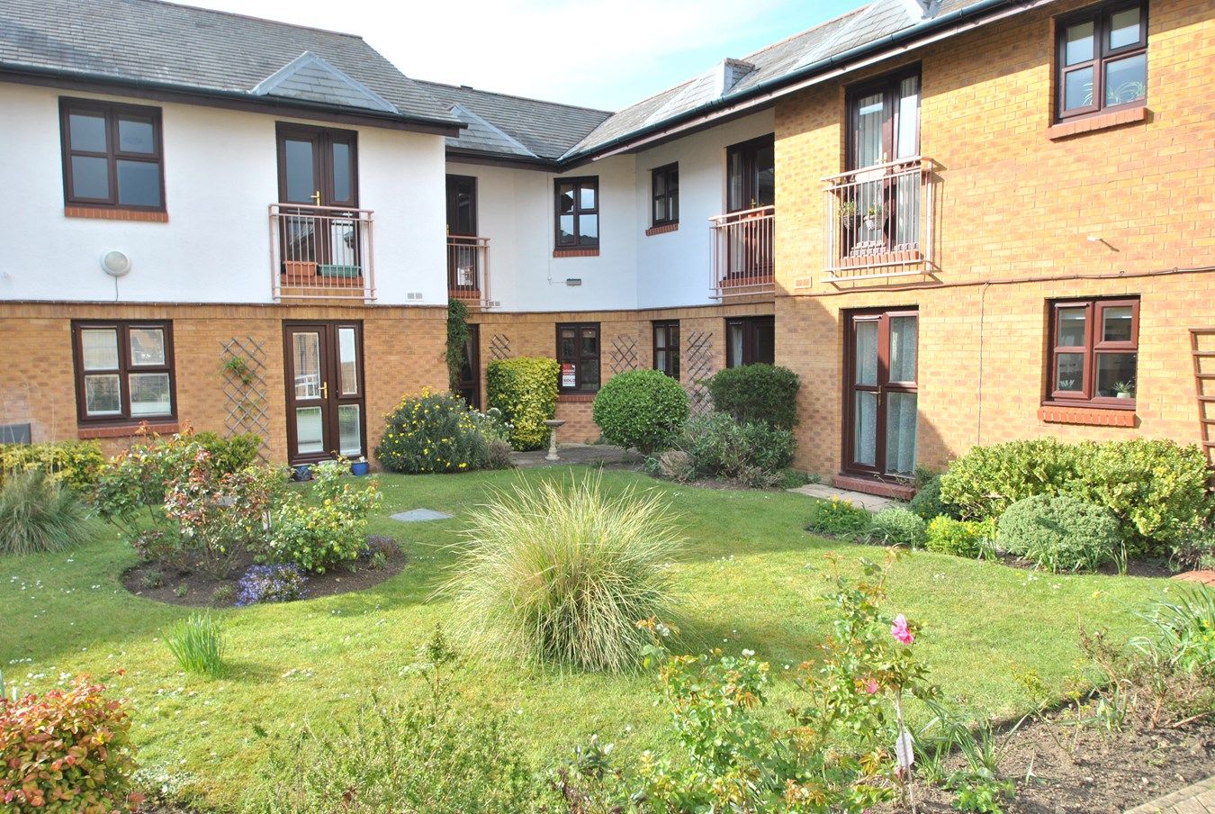 2 bed property for sale in Rectory Court, Cleeve, Cheltenham