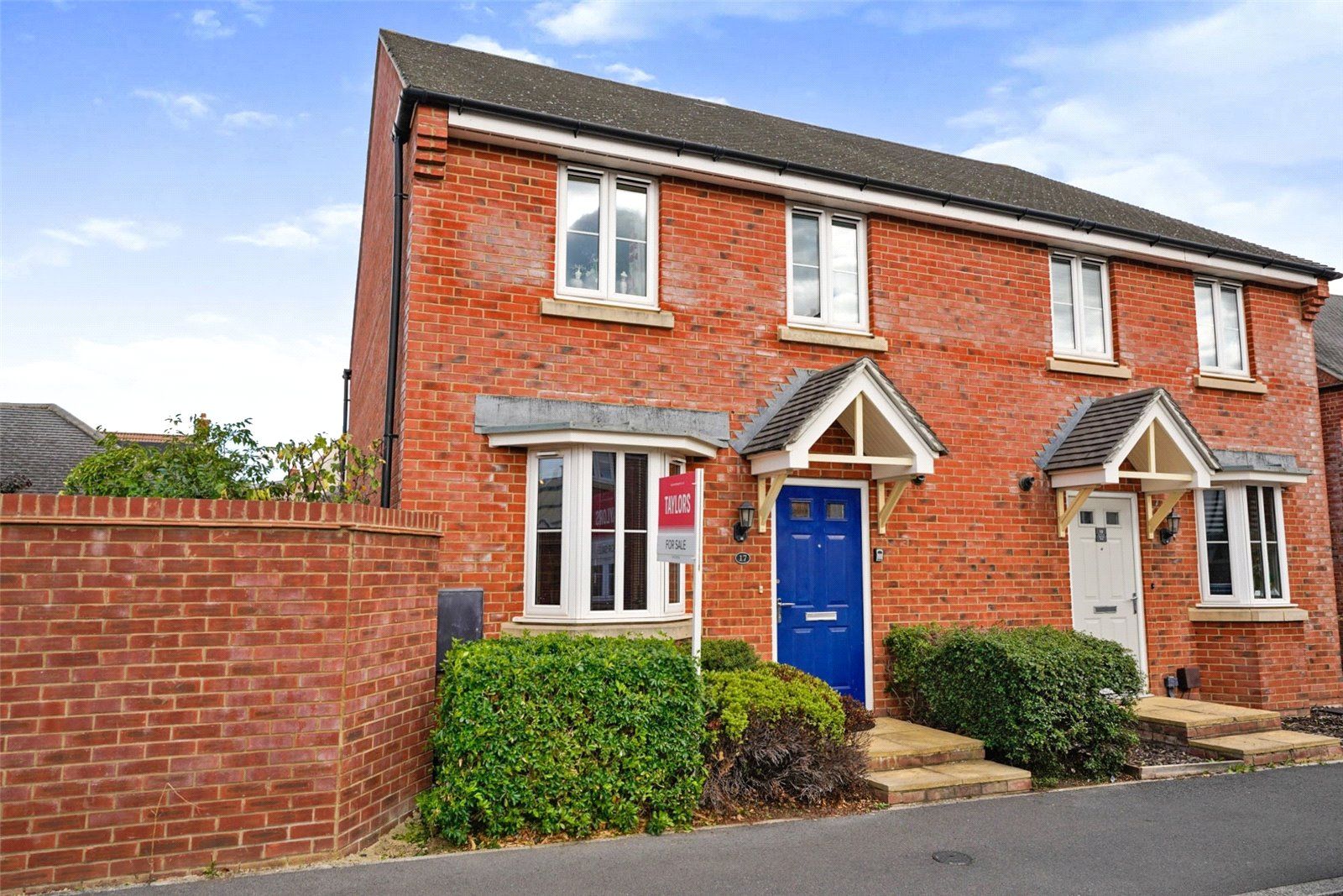 3 bed semidetached house for sale in Yew Tree Road, Brockworth