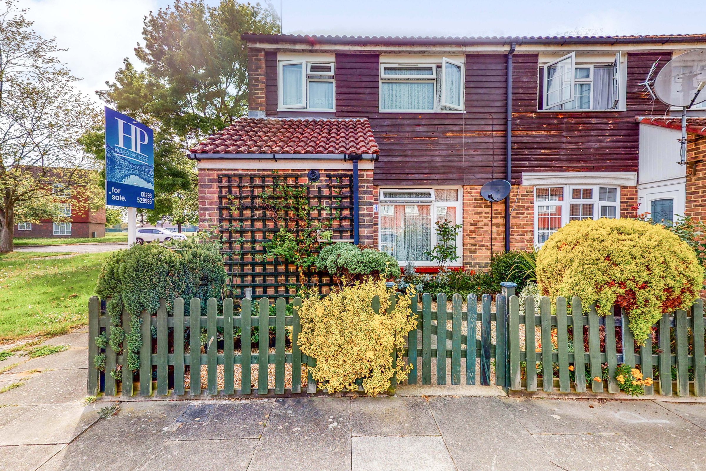 3 bed end terrace house for sale in Brettingham Close, Bewbush, Crawley