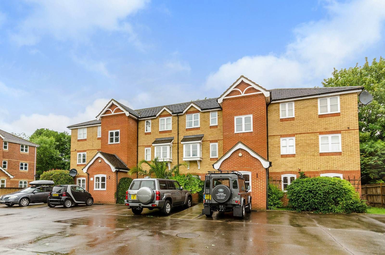 1 bed flat to rent in Woodfield Road, Hinchley Wood, Thames Ditton KT7