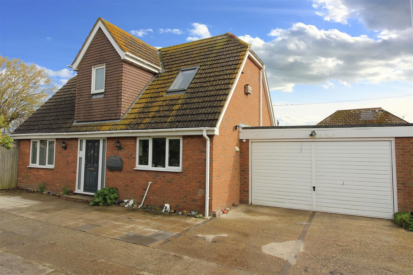 3 bed detached bungalow for sale in Willop Way, Dymchurch, Romney Marsh