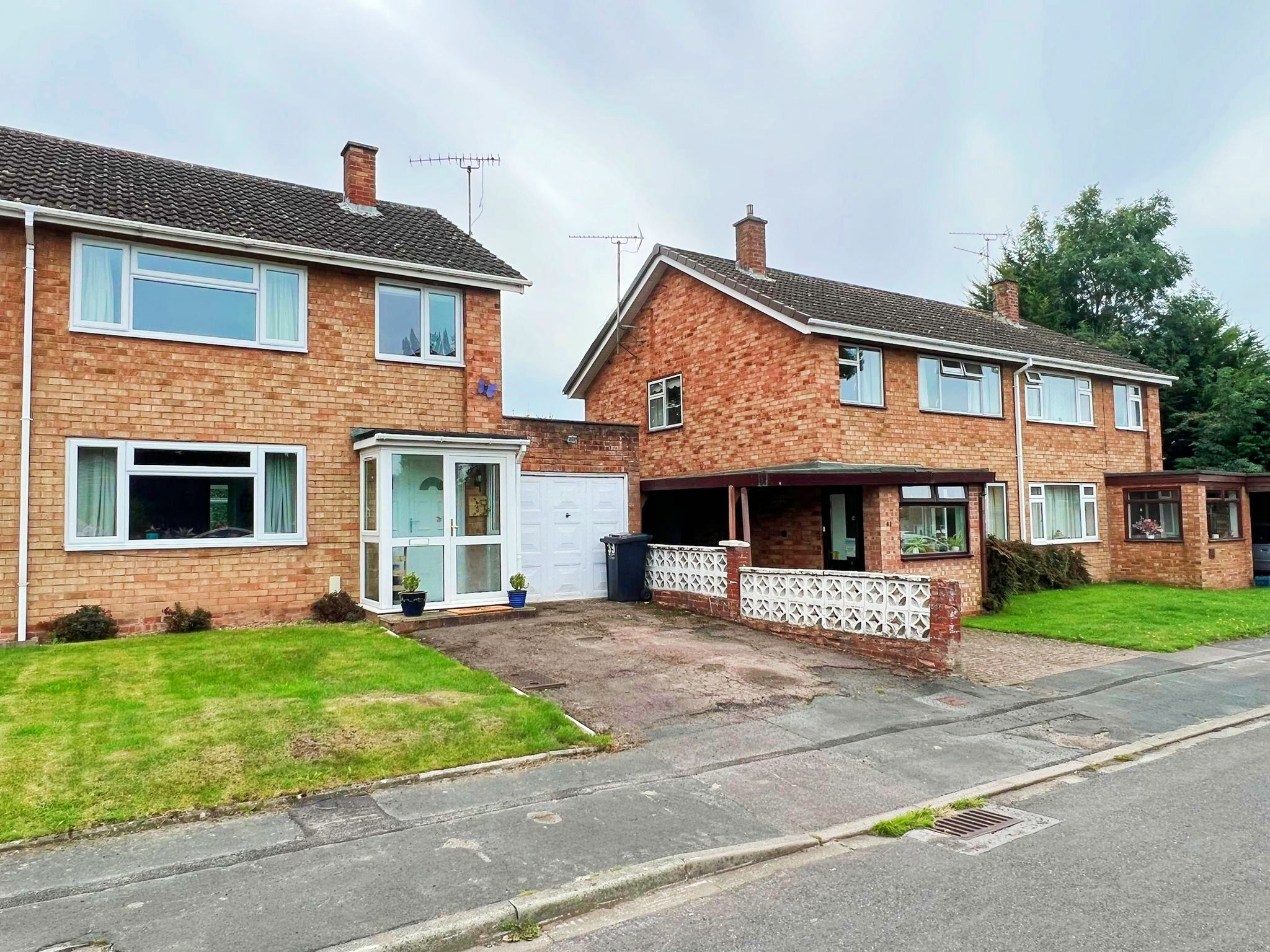 3 bed semidetached house for sale in Beaufort Avenue, Hereford HR2