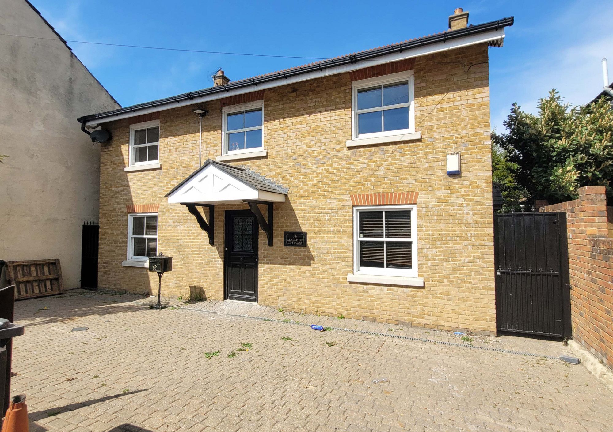 7 bed detached house for sale in Gladstone Cottages, Wimborne Avenue