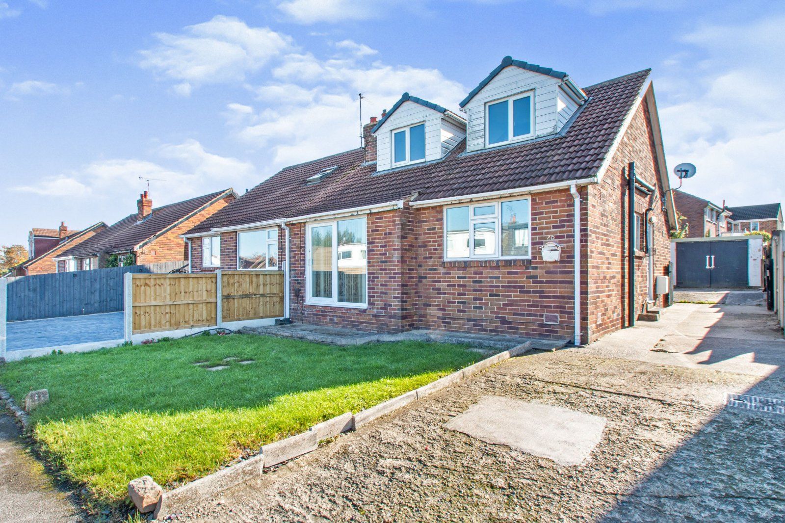 4 bed bungalow for sale in Ashwood Drive, Gildersome, Morley, Leeds