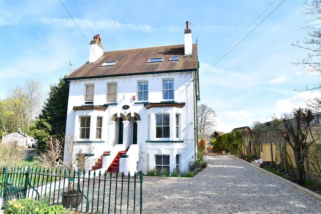 4 bed semidetached house for sale in Station Road, Shepherdswell, Kent