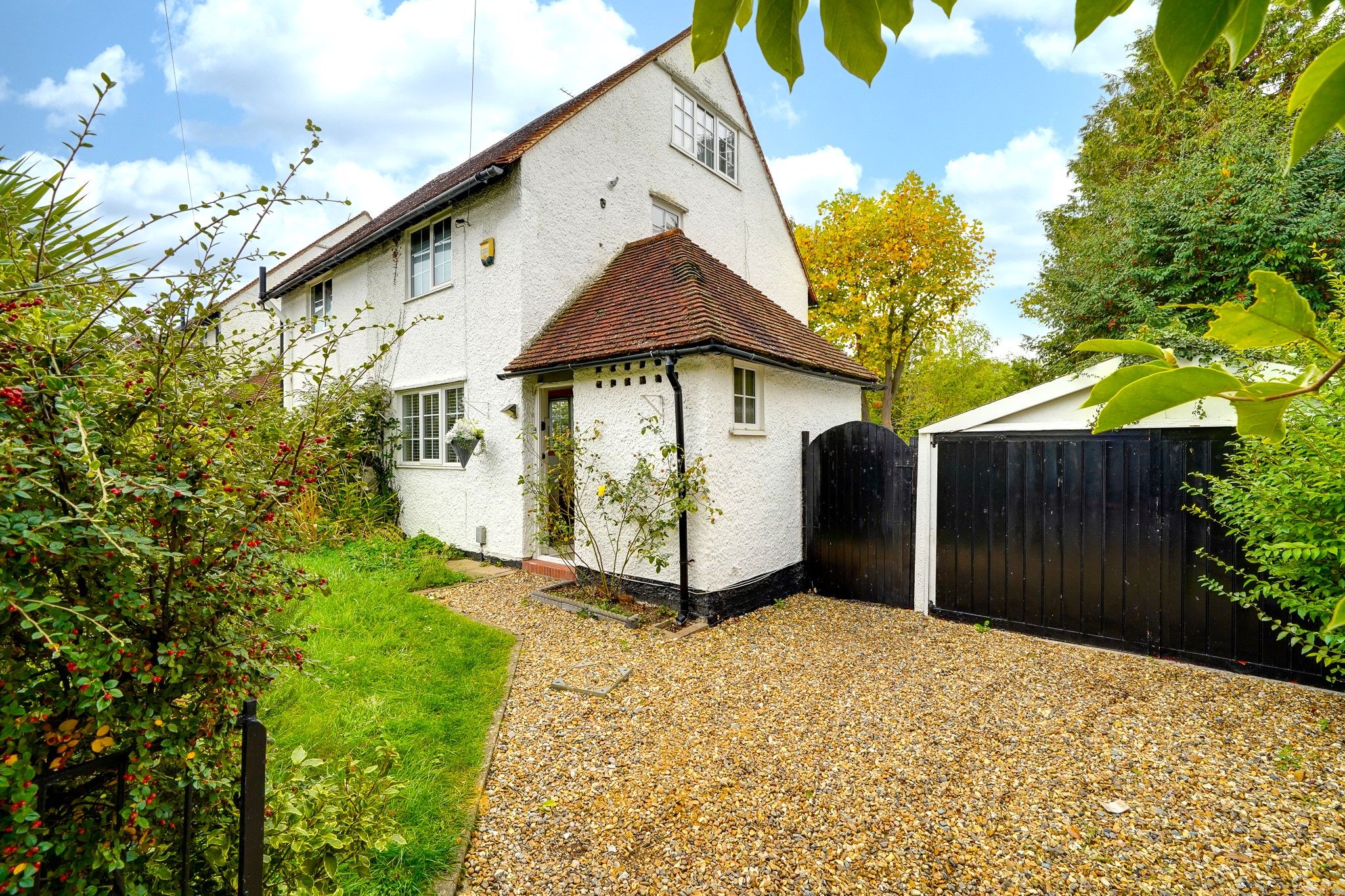 2 bed semidetached house to rent in Shott Lane, Letchworth Garden City