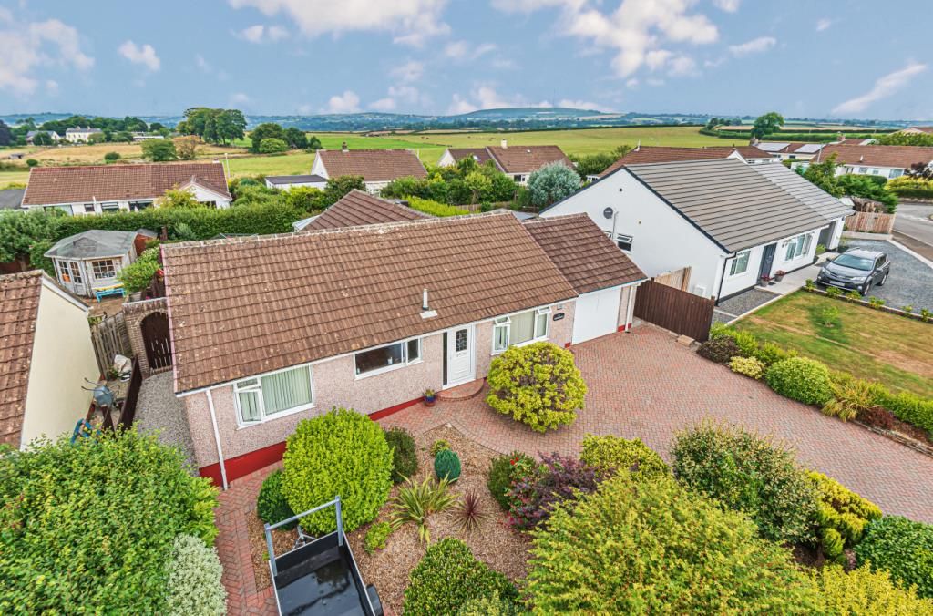 3 bed detached bungalow for sale in Kingswood Estate, Merrymeet
