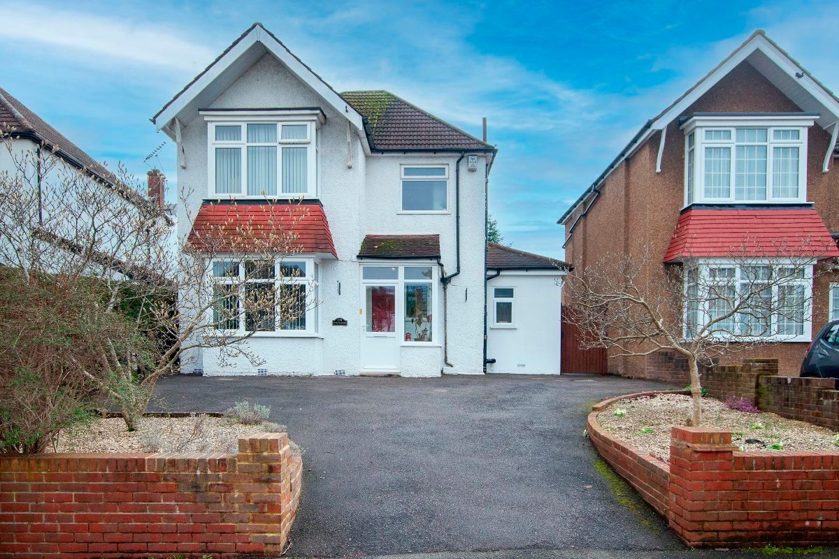 3 bed detached house for sale in Windermere Road, Coulsdon CR5 Zoopla
