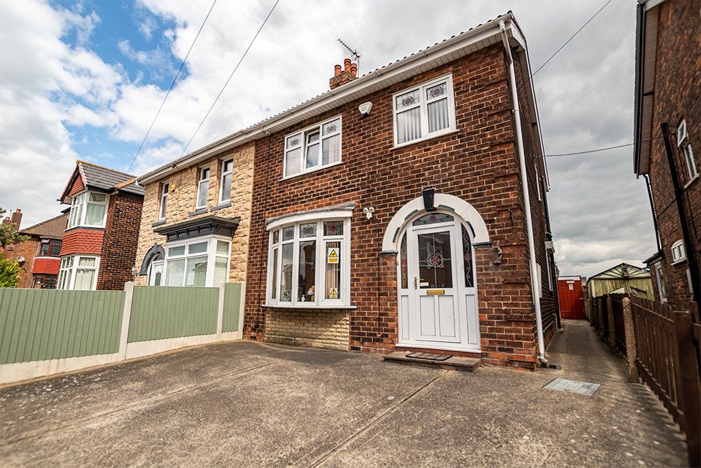 3 bed semidetached house for sale in ster Avenue, Scunthorpe DN15