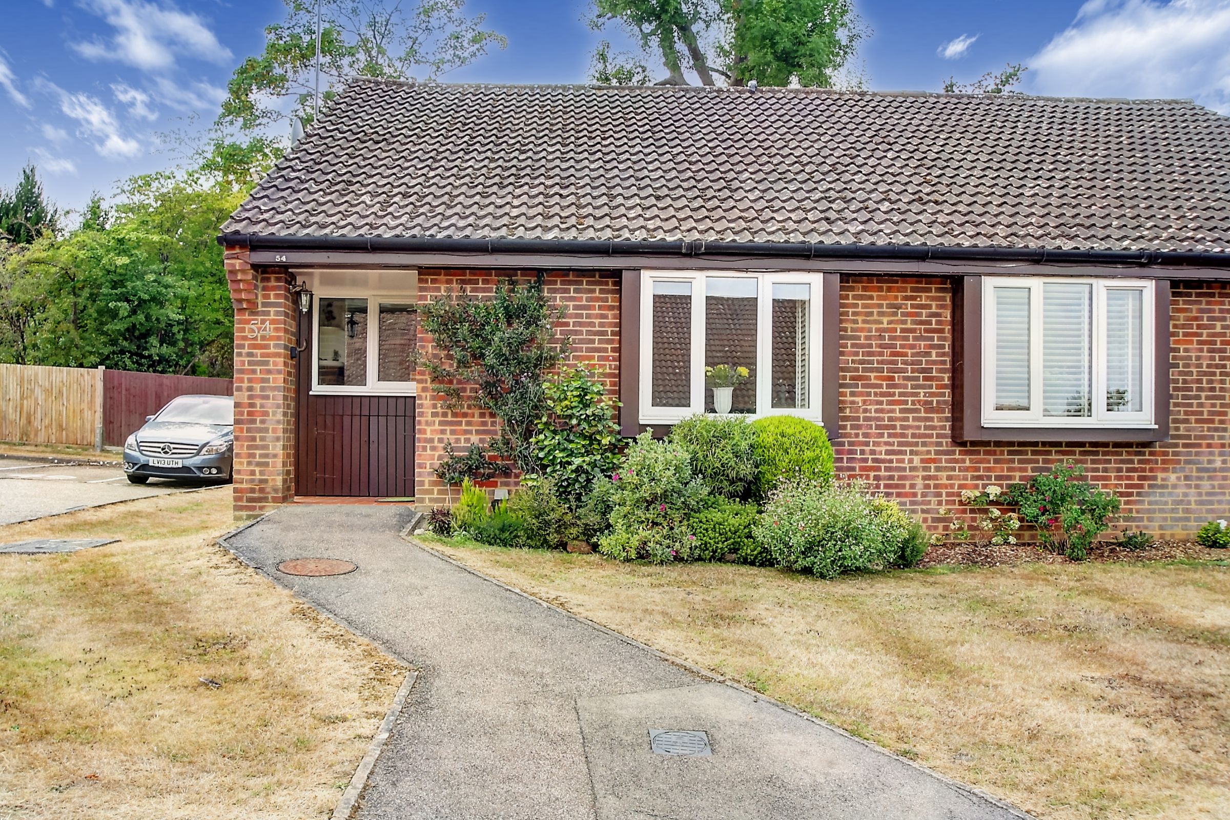 2 bed bungalow for sale in Darfield Road, Burpham, Guildford GU4 Zoopla