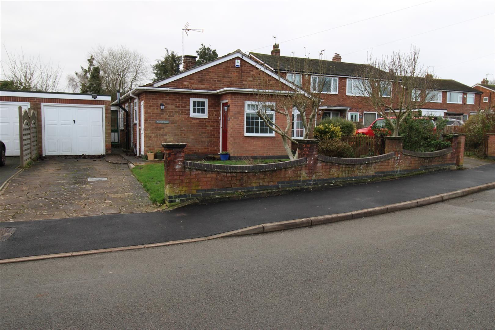 2 bed detached bungalow for sale in Western Drive, Claybrooke Parva