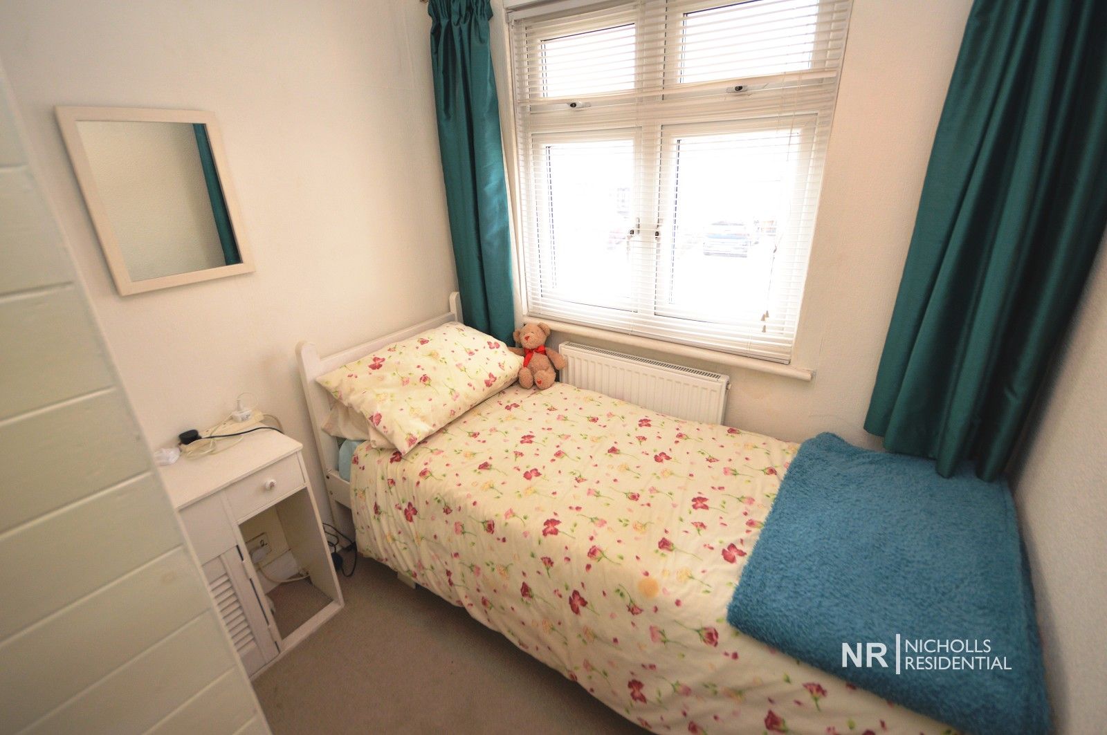 3 bed end terrace house for sale in Egham Crescent, Cheam, Sutton