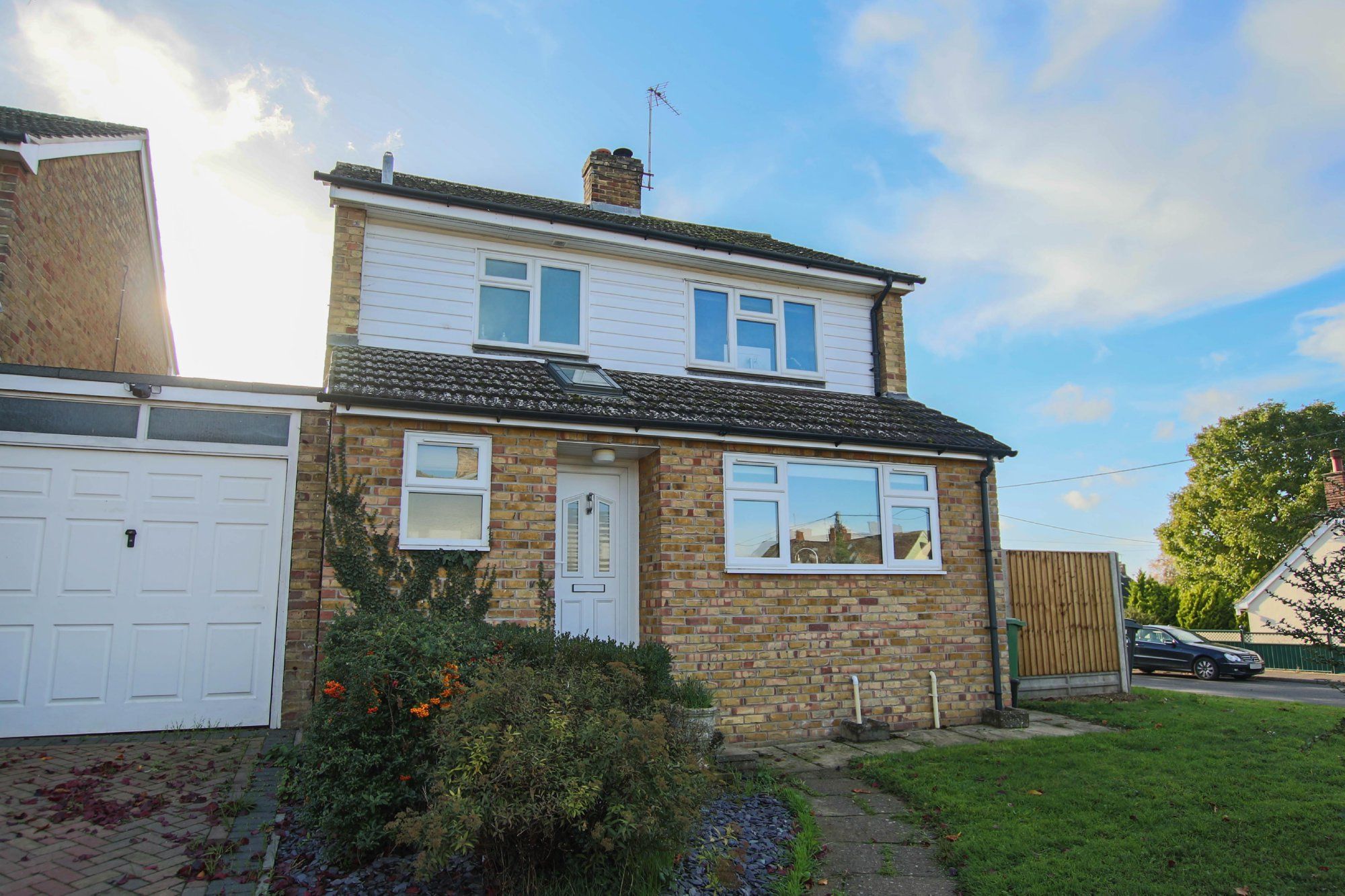 3 bed linkdetached house for sale in Spencer Road, Great Chesterford