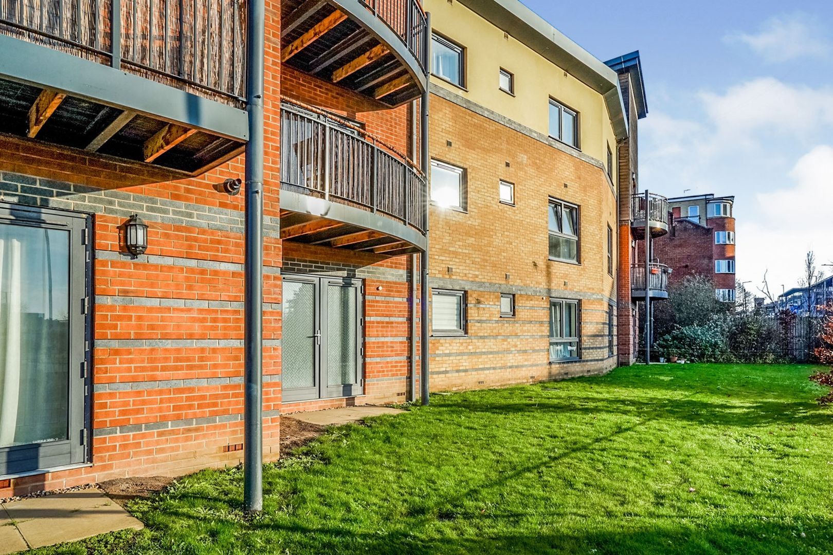 21 Raven Close Watford WD18  