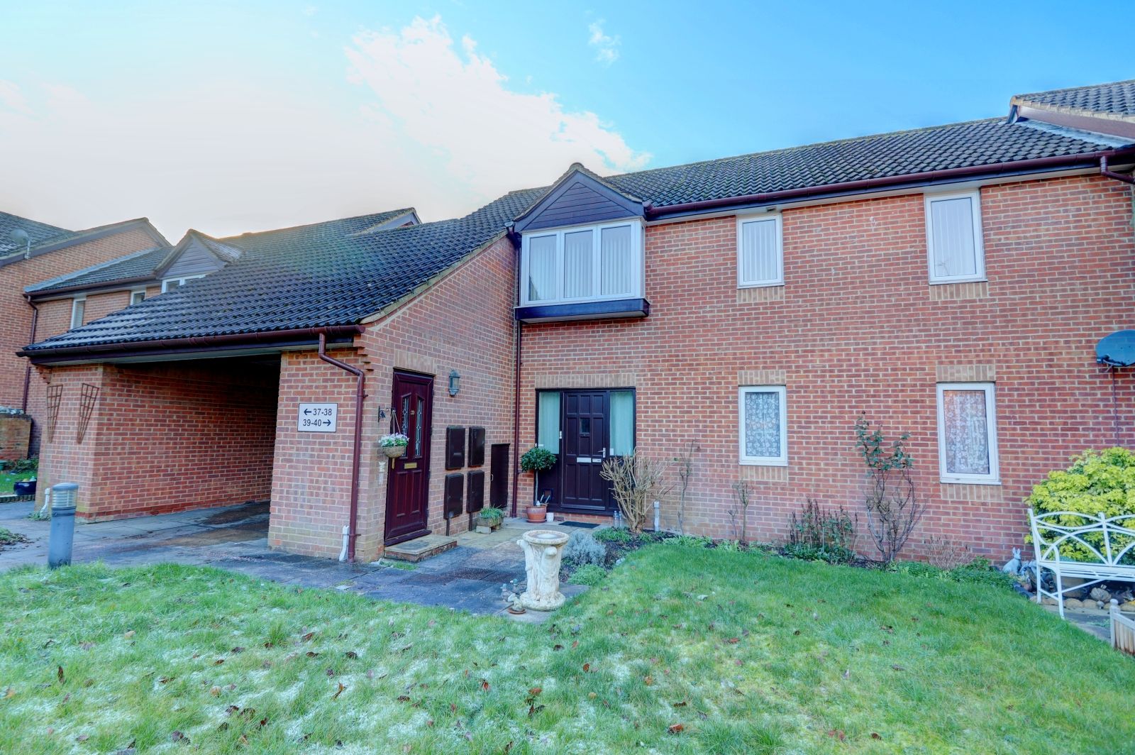 2 bed flat for sale in Rosewood Gardens, High HP12 Zoopla