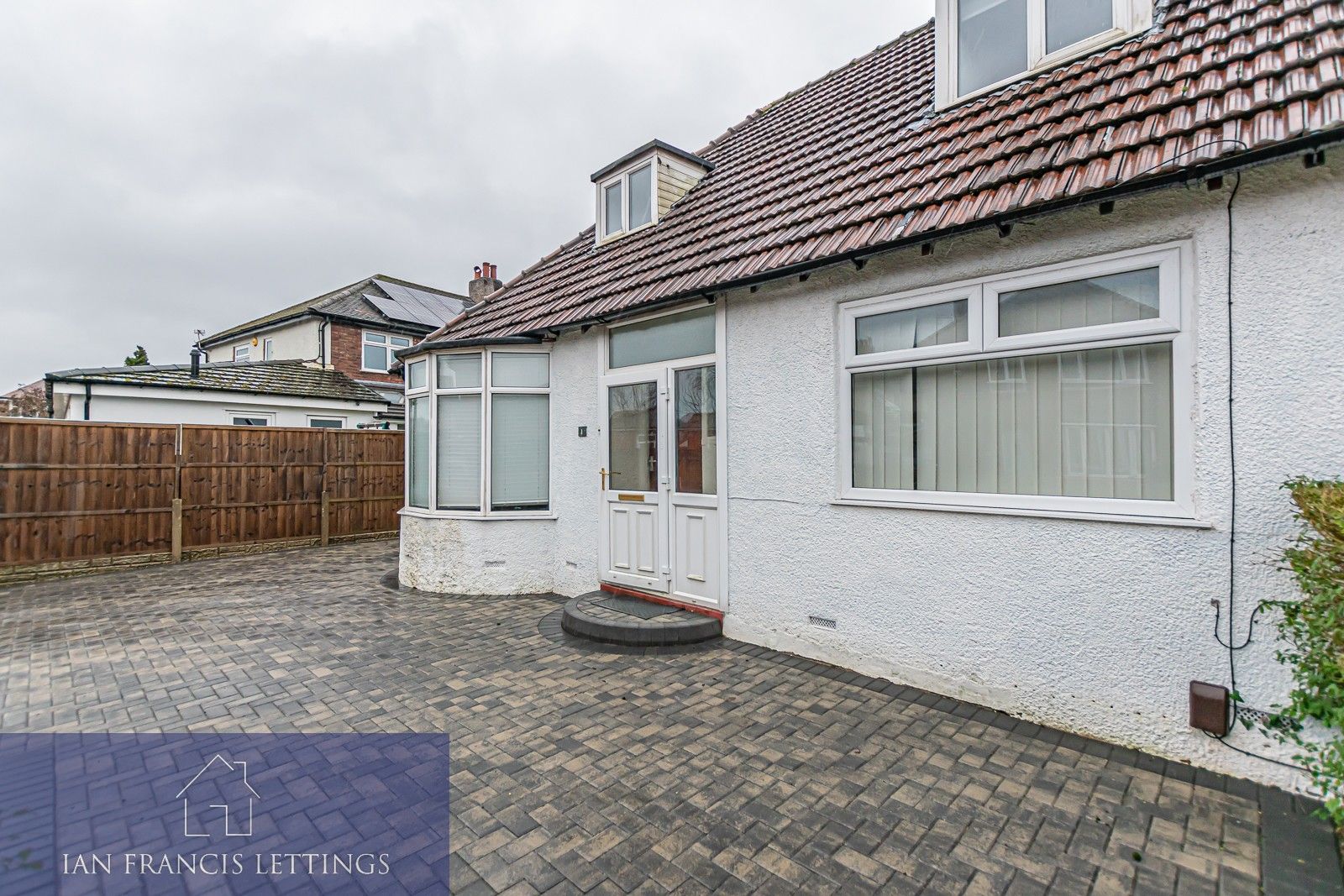 3 bed semidetached bungalow to rent in Jean Avenue, Pennington, Leigh