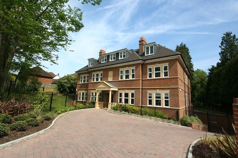 Argyll Lodge Oak End Way Gerrards Cross SL9  