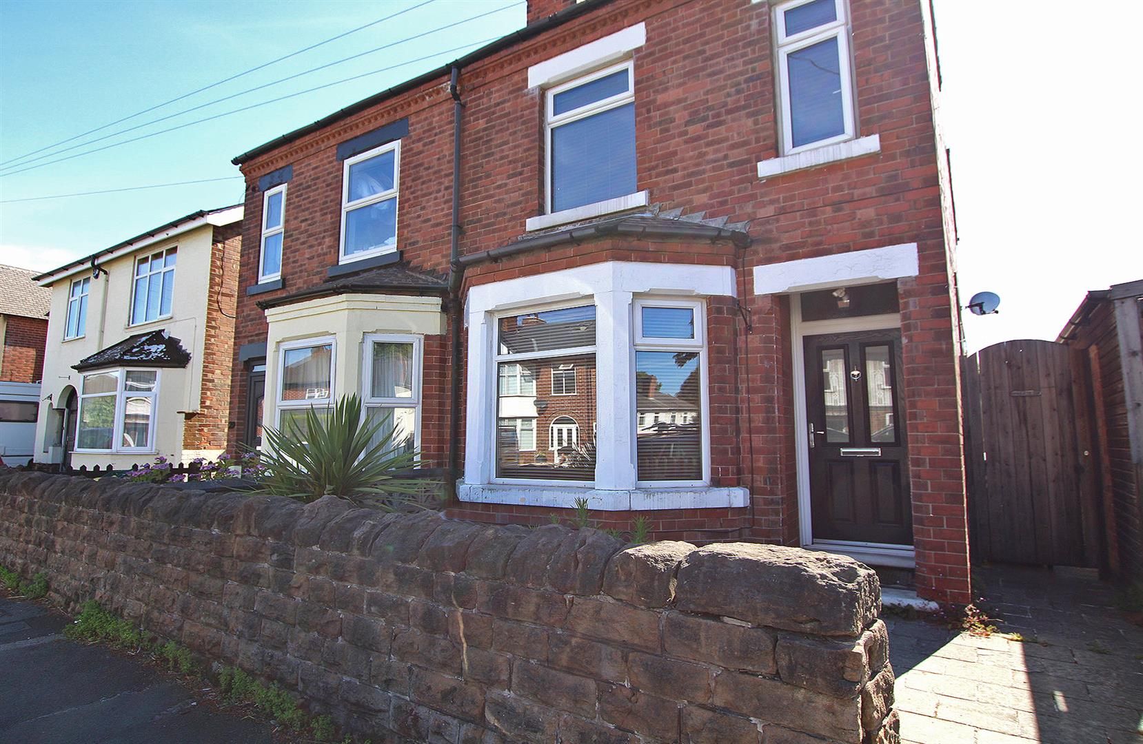 3 bed semidetached house for sale in Arnot Hill Road, Arnold