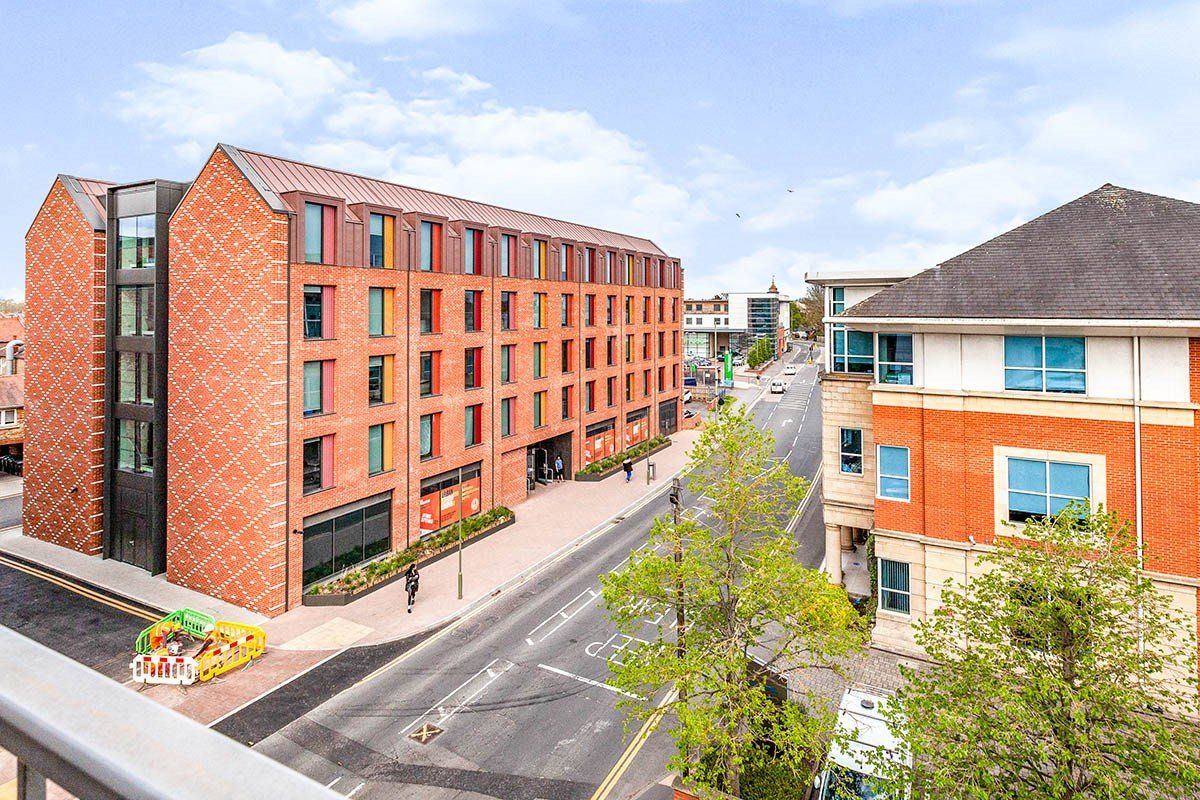 1 bed flat to rent in Station Road, Egham, Surrey TW20 Zoopla