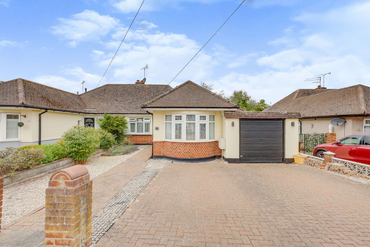 2 bed semidetached bungalow for sale in Wood End Close, Benfleet SS7