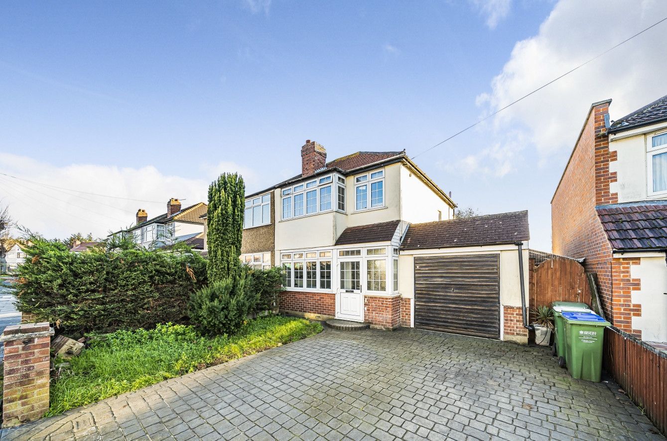 4 bed semidetached house for sale in Lime Grove, Blackfen, Sidcup DA15