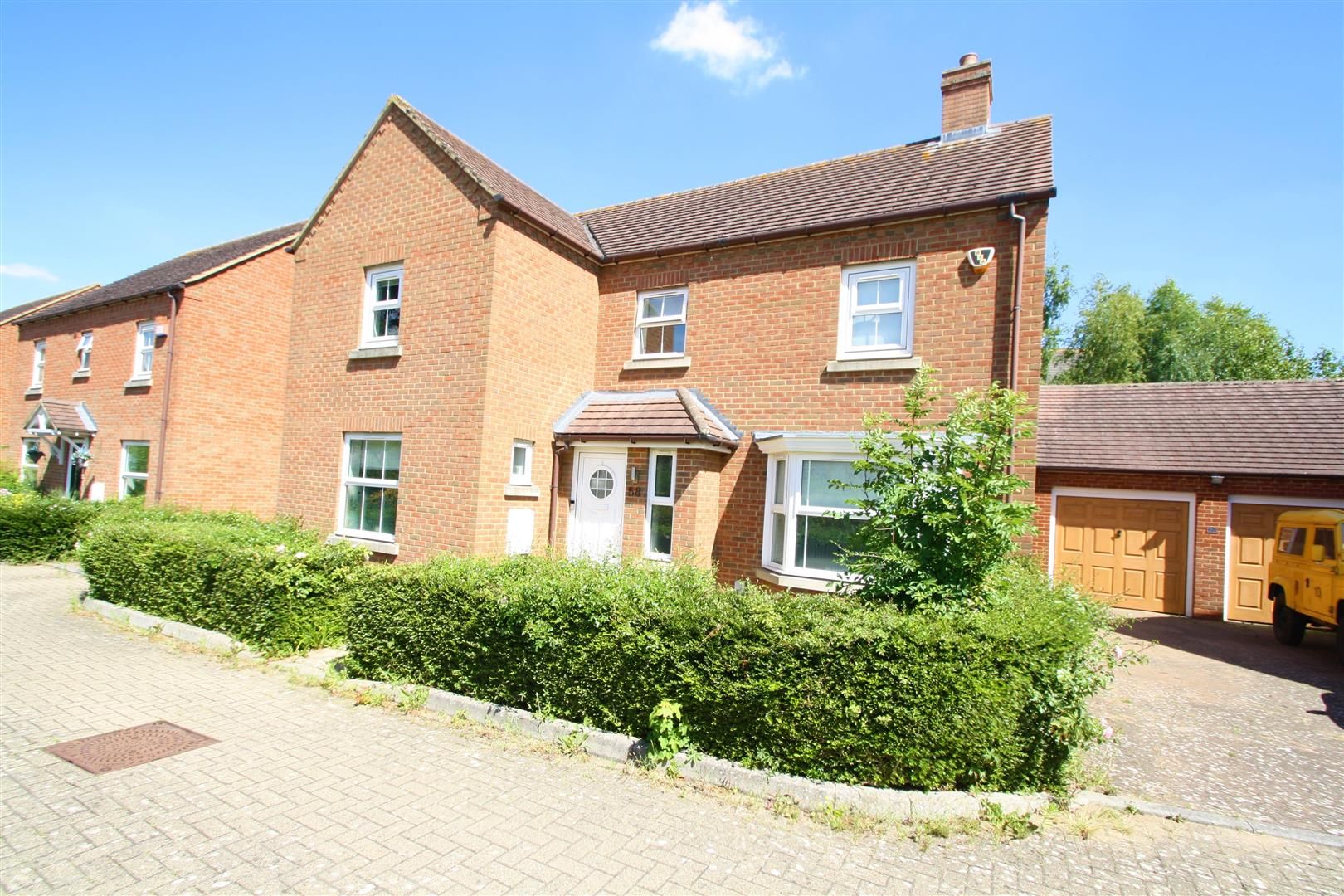 4 bed detached house for sale in Whalley Drive, Bletchley, Milton