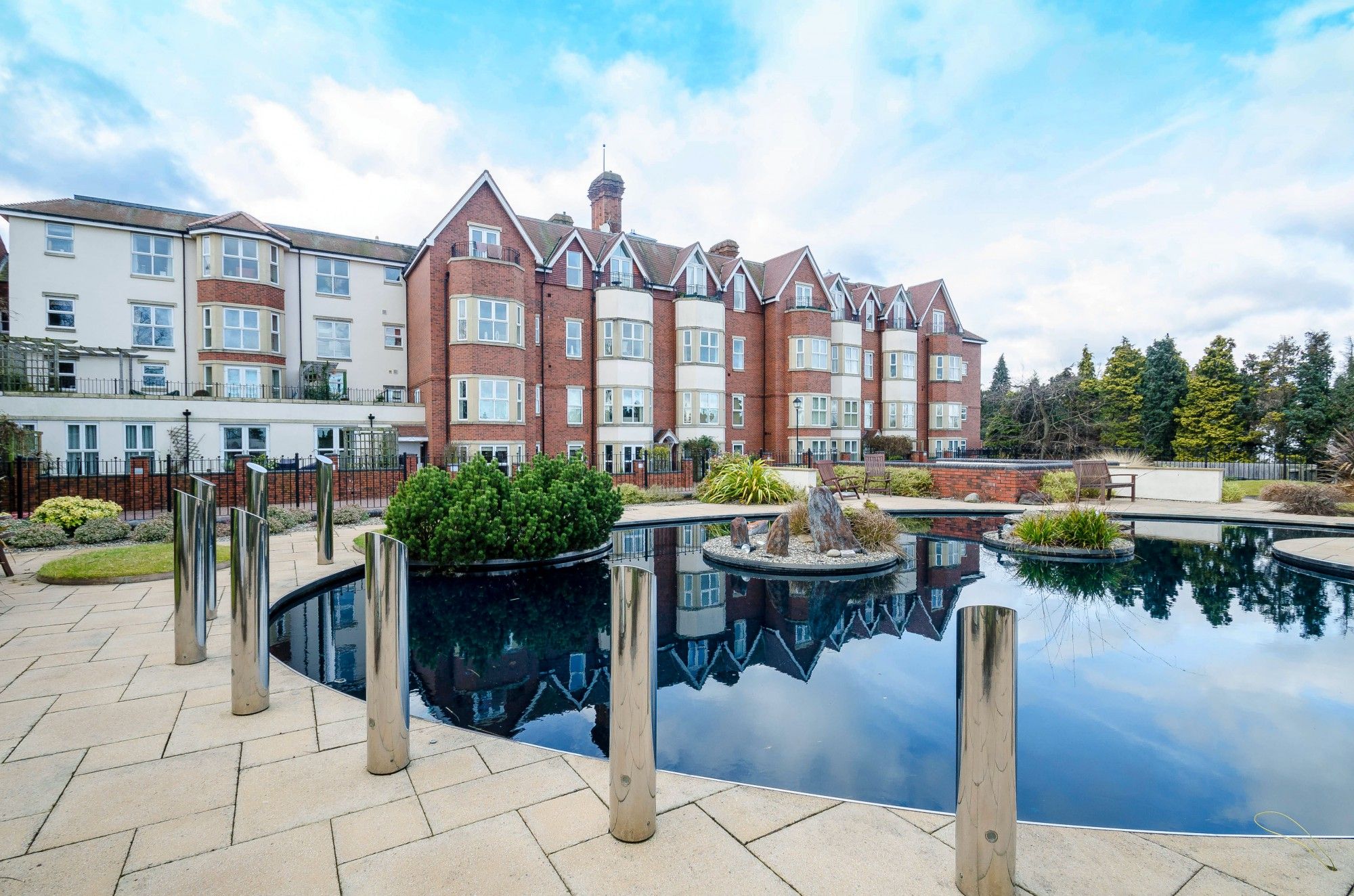 3 bed flat to rent in Royal Court Apartments, 66 Lichfield Road, Sutton
