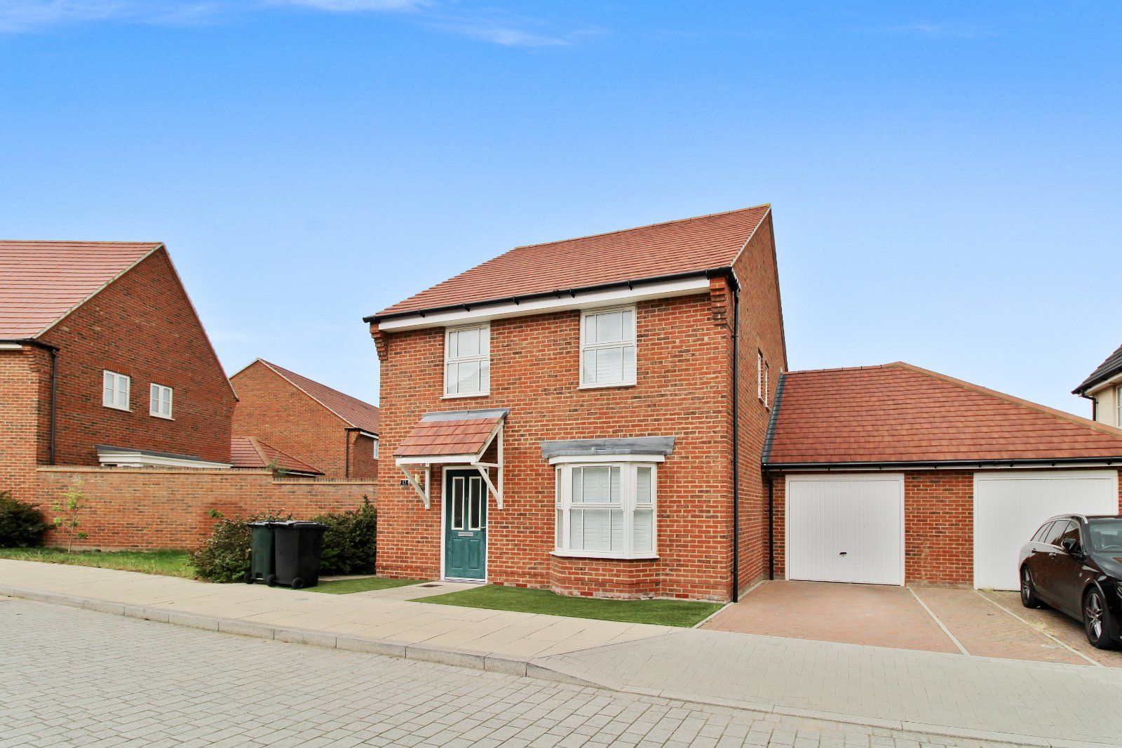 4 bed detached house to rent in Elinor Vale, Castle Hill, Ebbsfleet