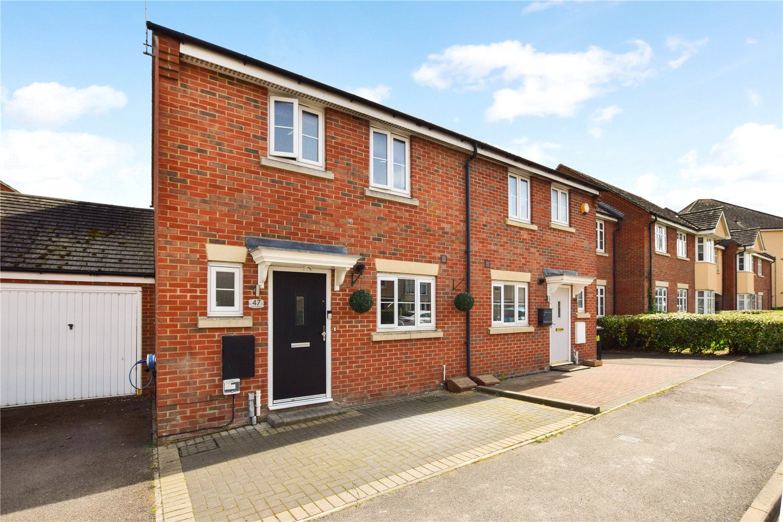 3 bed semidetached house for sale in Frenchs Avenue, Dunstable