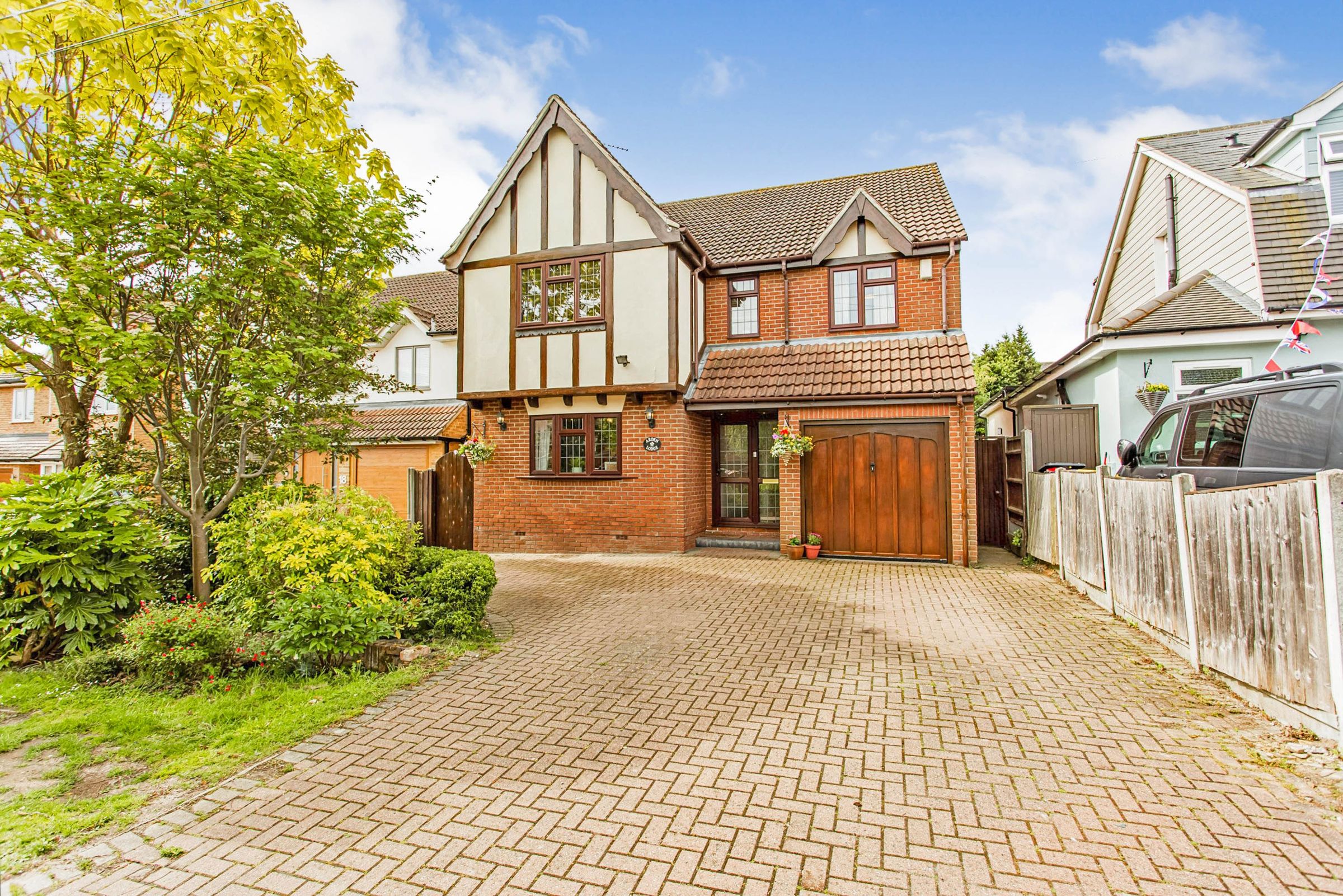 4 bed detached house for sale in Hillside Road, LeighOnSea SS9 Zoopla