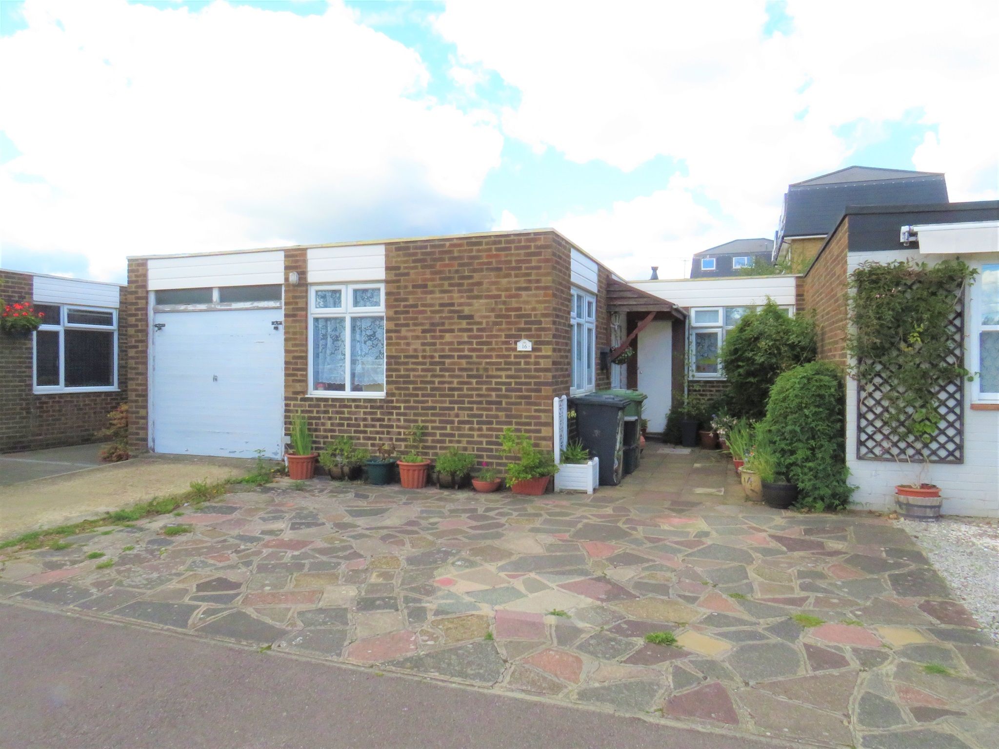 2 bed terraced bungalow for sale in Lampits, Hoddesdon EN11 Zoopla