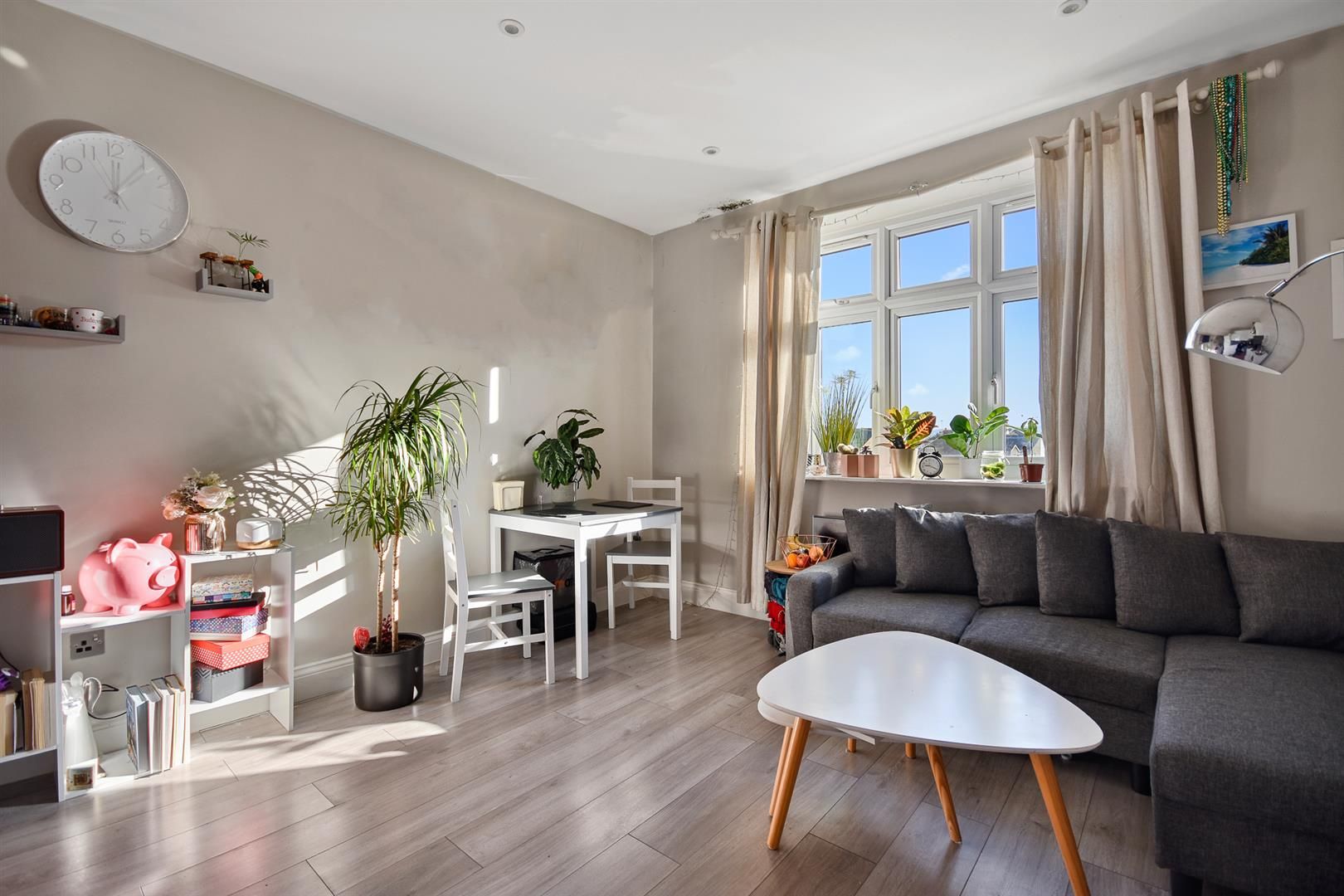 Red Lion Court, Vicarage Road, Watford, Herts WD18  