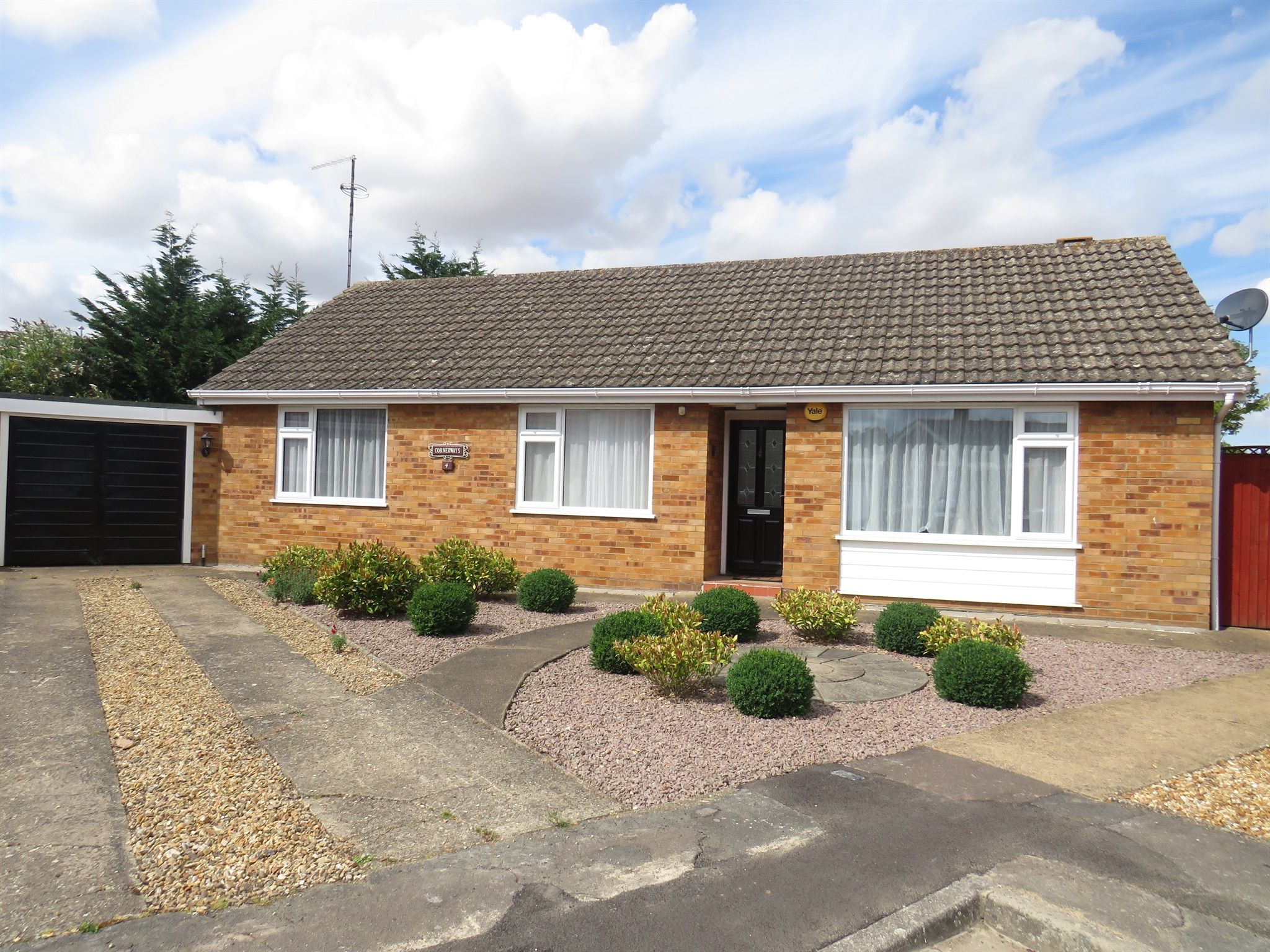 3 bed detached bungalow for sale in Poplar Close, March PE15 Zoopla