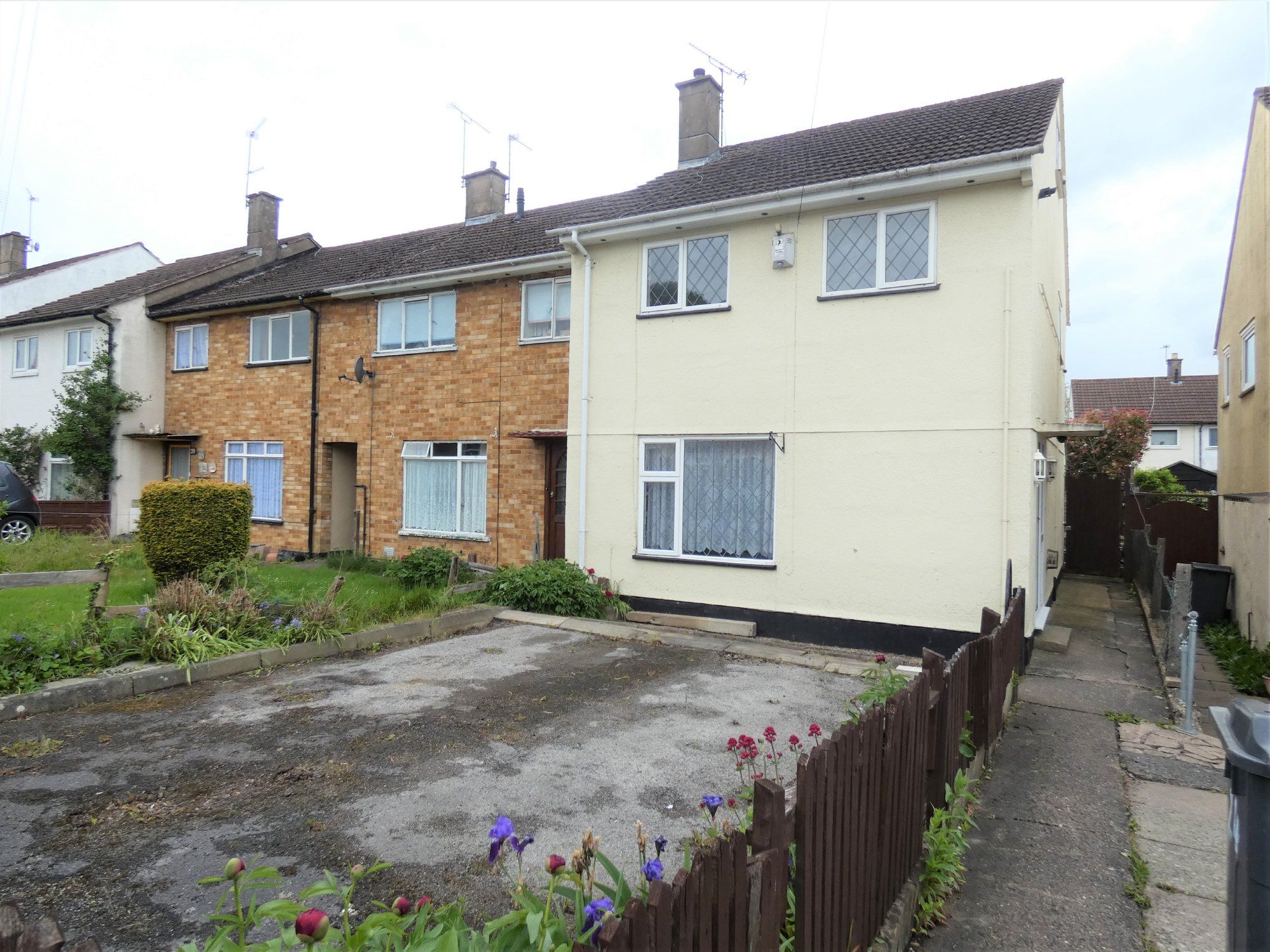 3 bed end terrace house for sale in Drumcliff Road, Thurnby Lodge