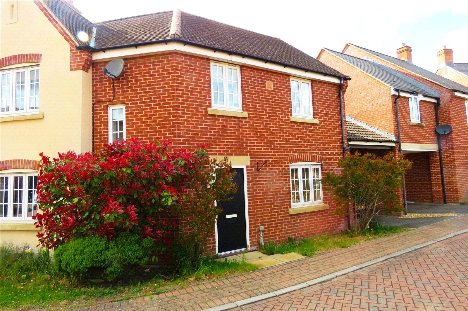 3 bed semidetached house to rent in Alsop Way, St. Neots PE19 Zoopla