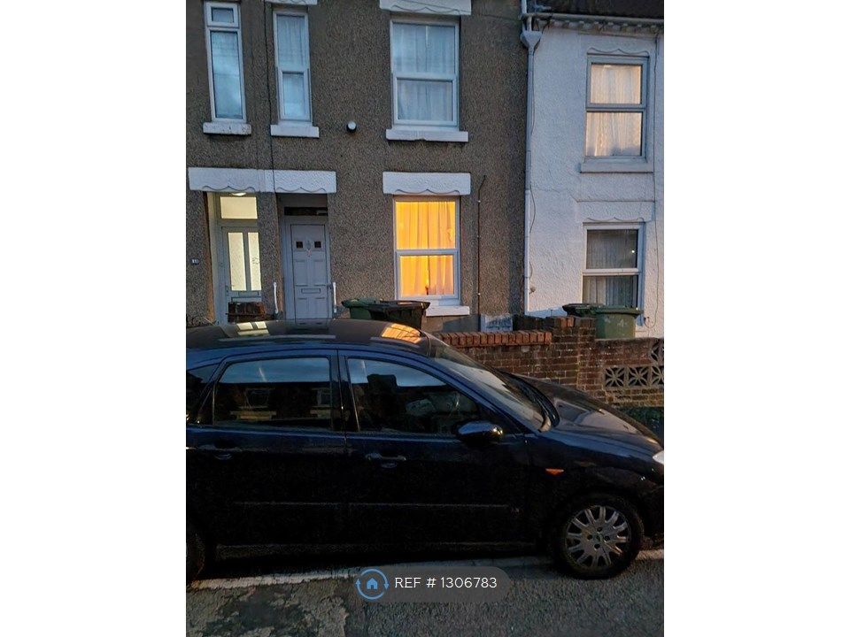 Room to rent in Poplar Street, Wellingborough NN8 Zoopla