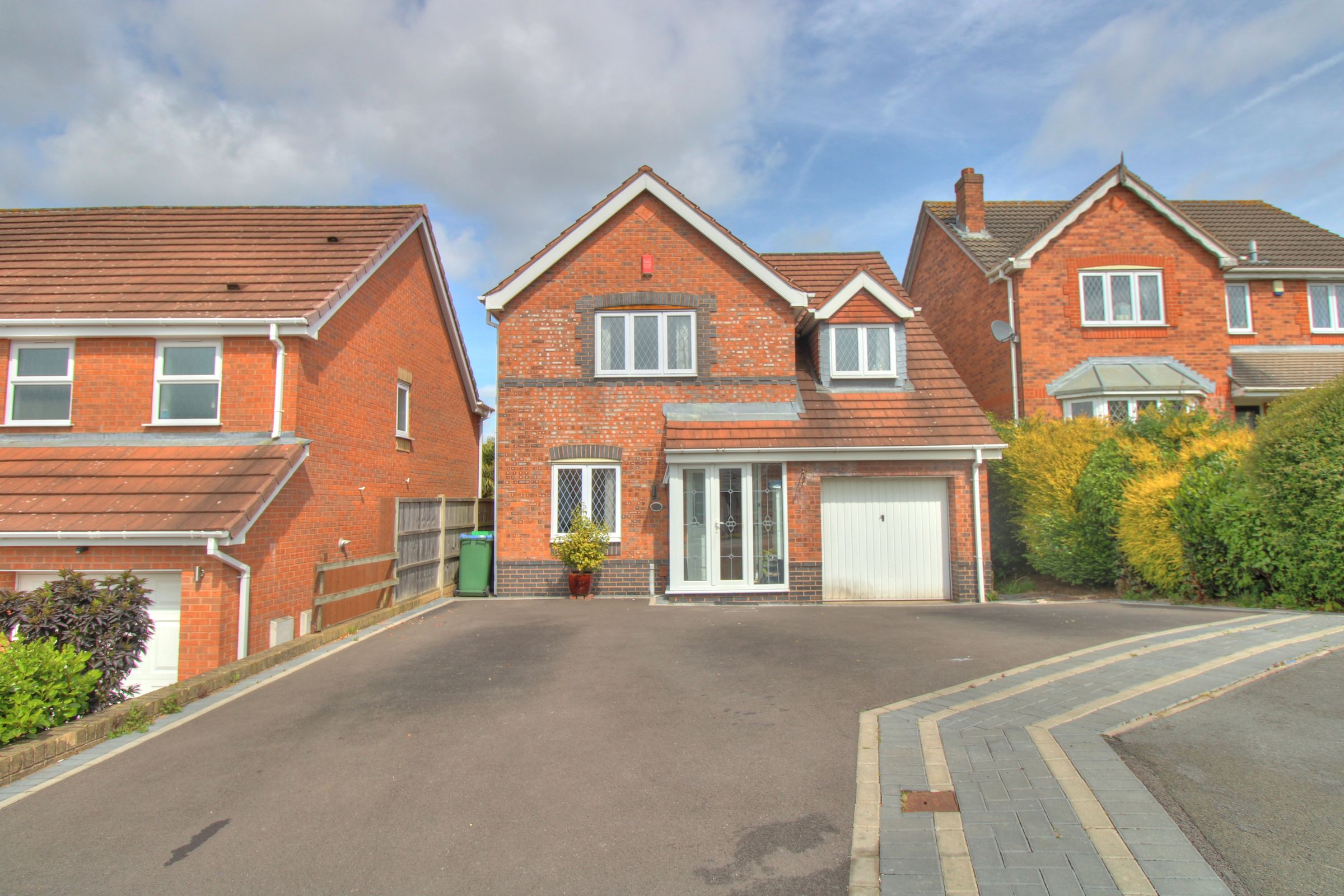 4 bed detached house for sale in Rough Hill Drive, Rowley Regis B65