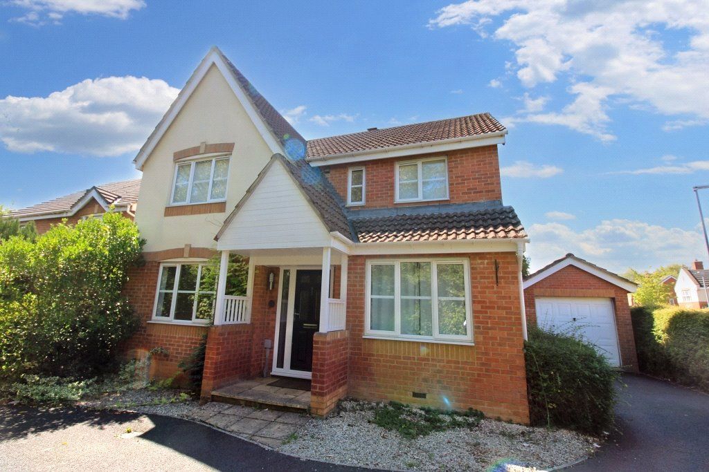 4 bed detached house for sale in Beech Drive, Peatmoor, Swindon SN5