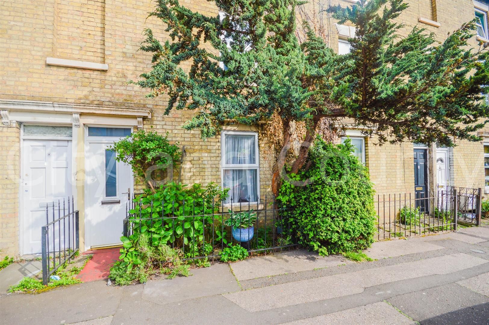 3 bed town house for sale in Eastfield Road, Peterborough PE1 Zoopla