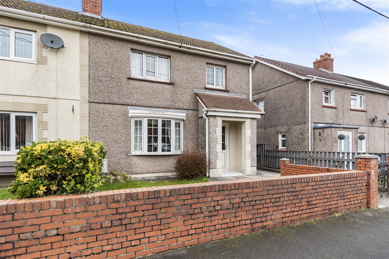 4 bed semidetached house for sale in Caban Issac Road, Penclawdd