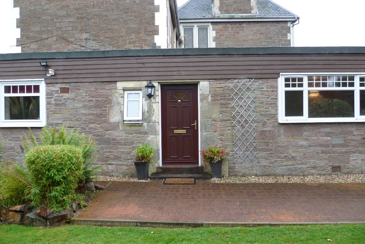 3 bed semidetached house to rent in Victoria Road, Broughty Ferry