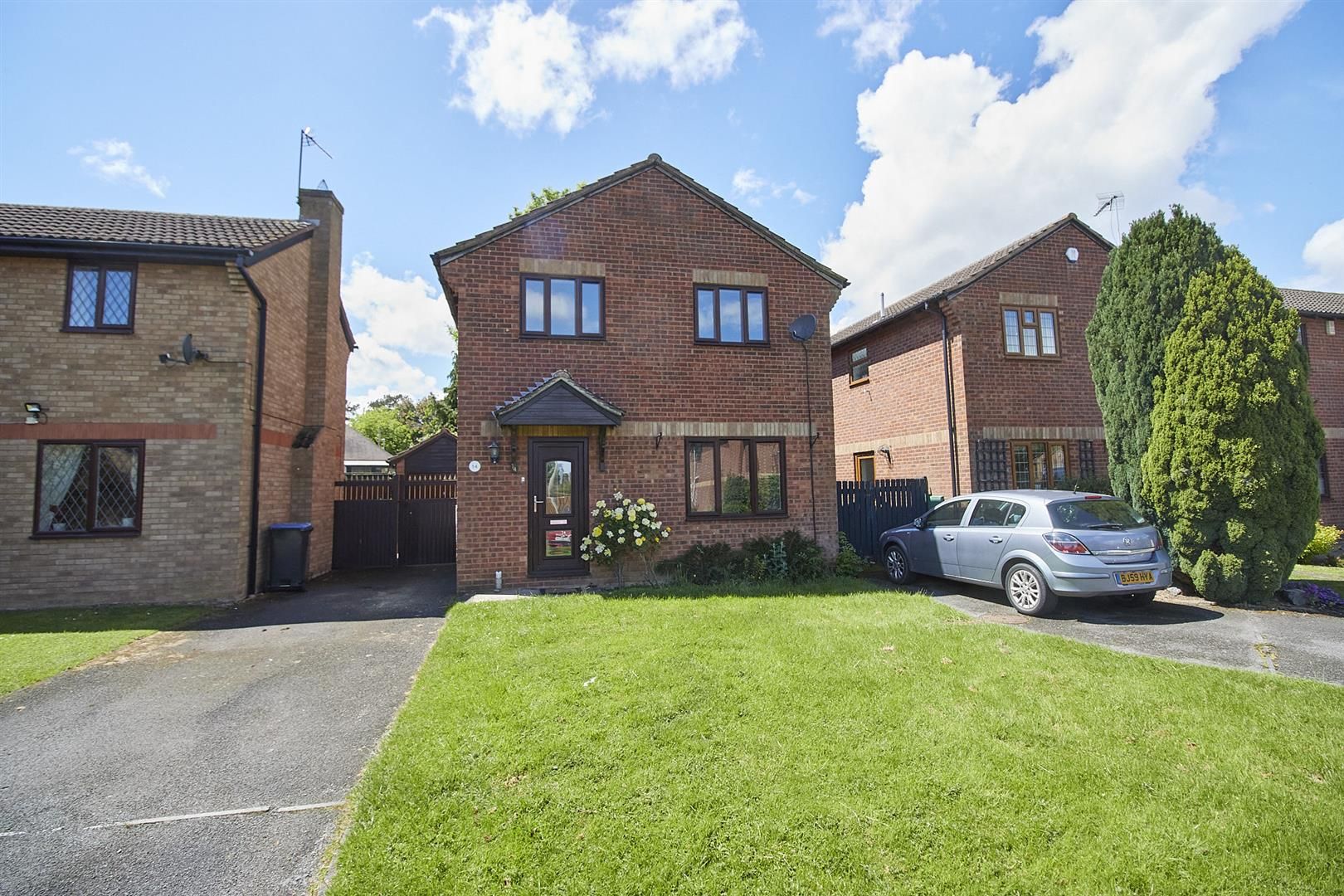 4 bed detached house for sale in Stoneley Road, Stoke Golding, Nuneaton