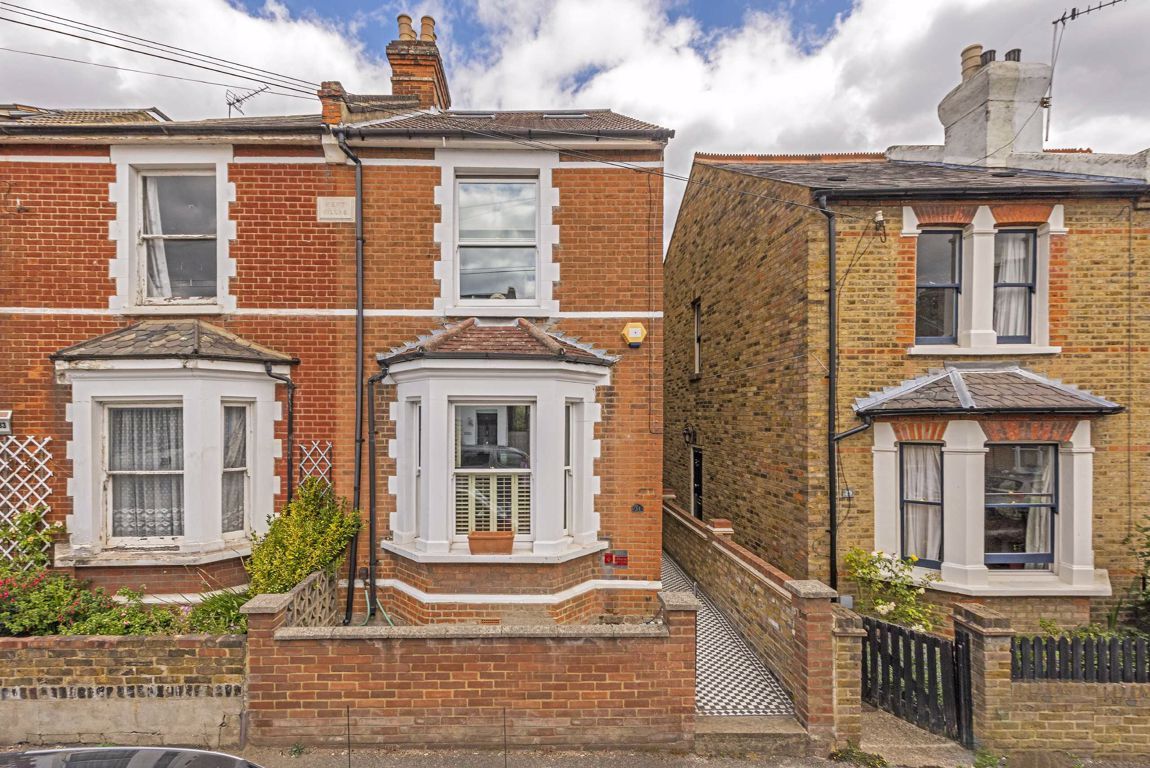 4 bed property for sale in Talbot Road, Isleworth TW7 Zoopla