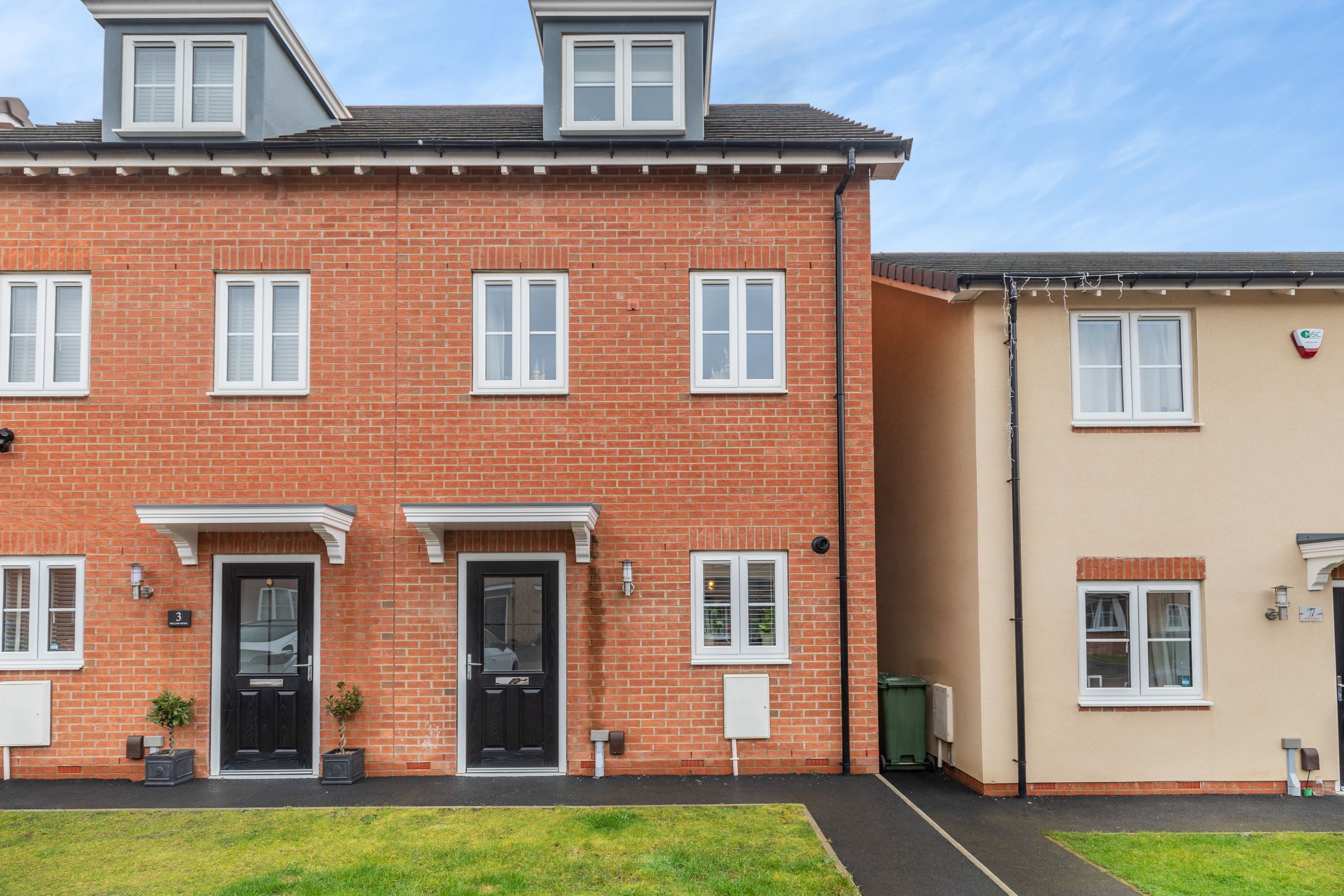 3 bed semidetached house for sale in Willow Mews, Castleford, West