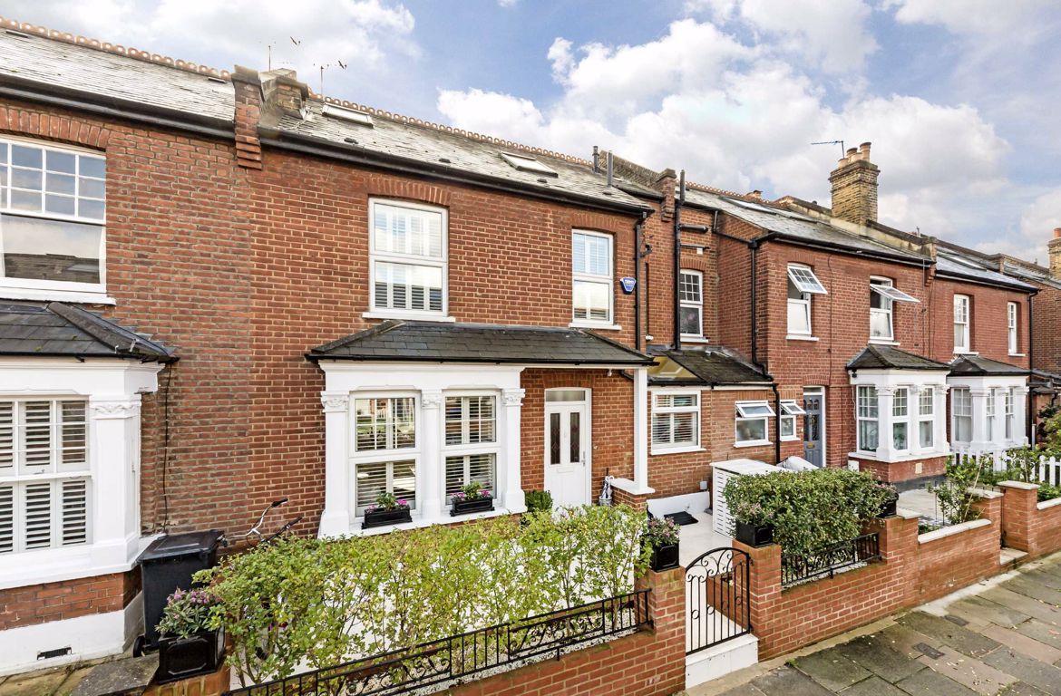 4 bed property for sale in Orchard Road, St Margarets, Twickenham TW1