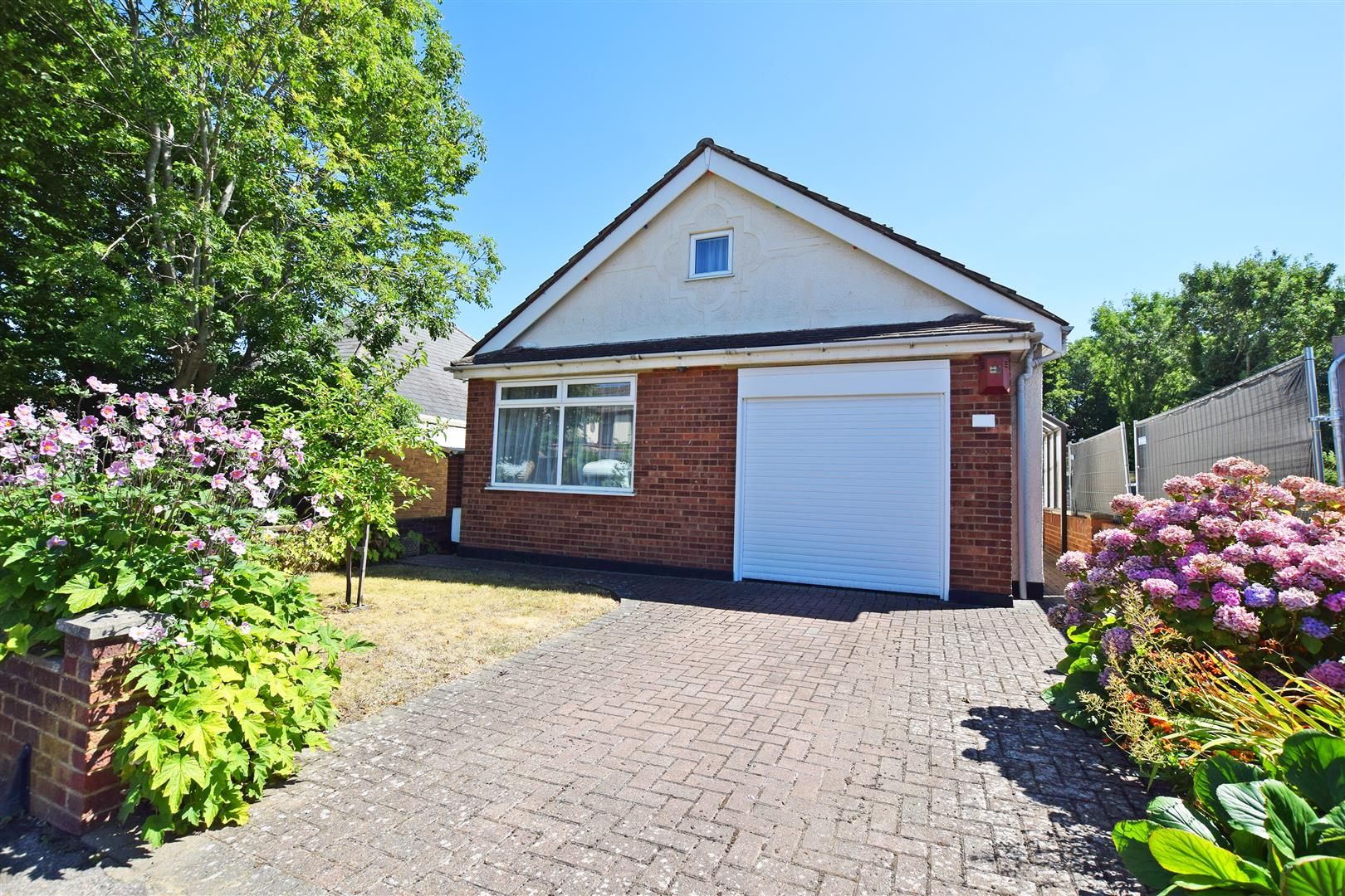 3 bed detached house for sale in Edwin Road, Rainham, Gillingham ME8 Zoopla